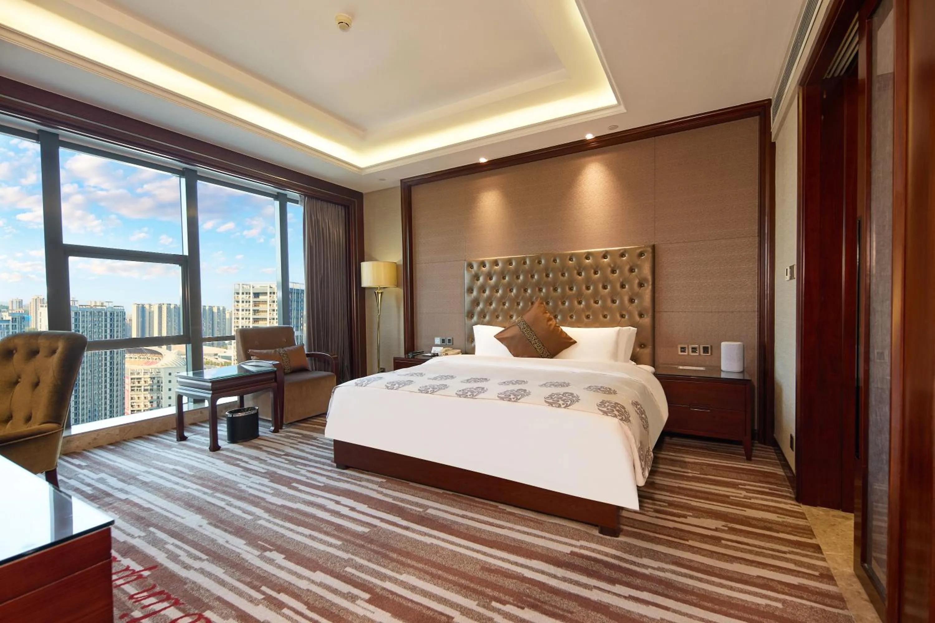 Bedroom, Bed in Wyndham Grand Plaza Royale Chenzhou