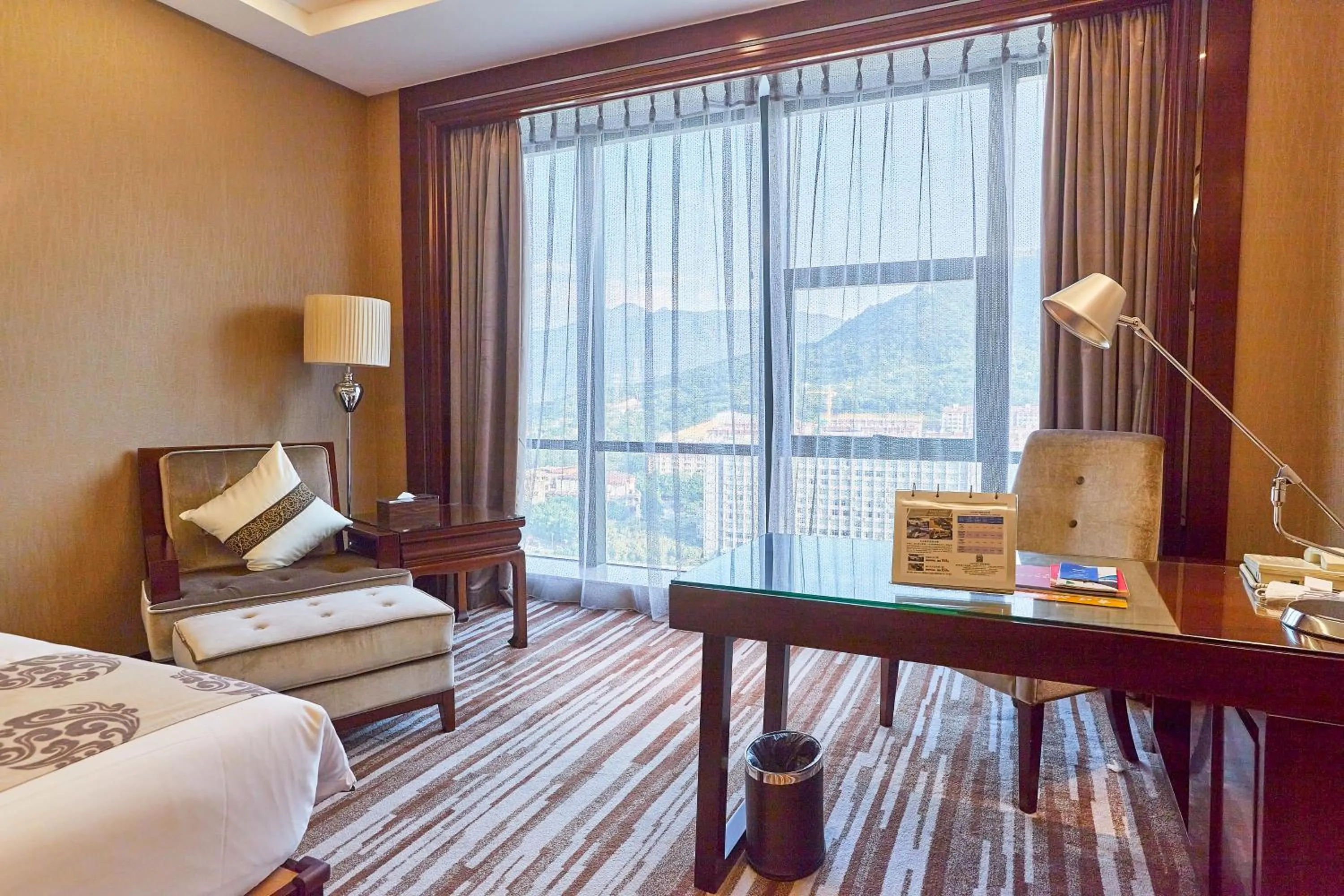 Seating area, Bed in Wyndham Grand Plaza Royale Chenzhou