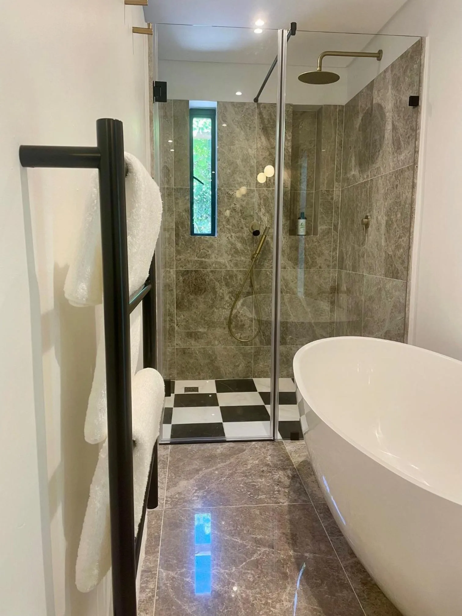 Shower in Mountain Cottages at Haskell Vineyard