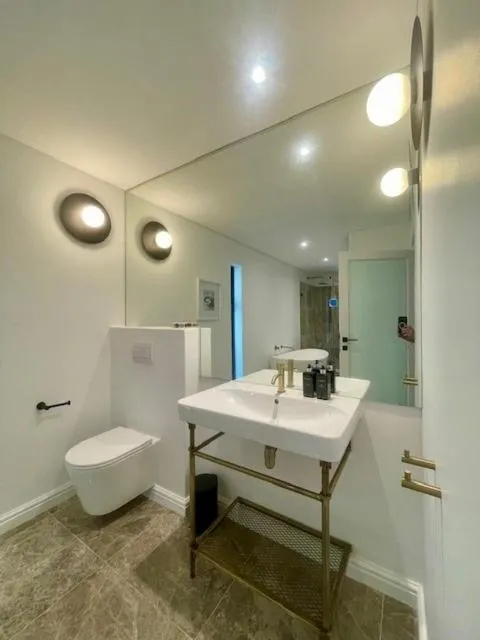 Toilet in Mountain Cottages at Haskell Vineyard