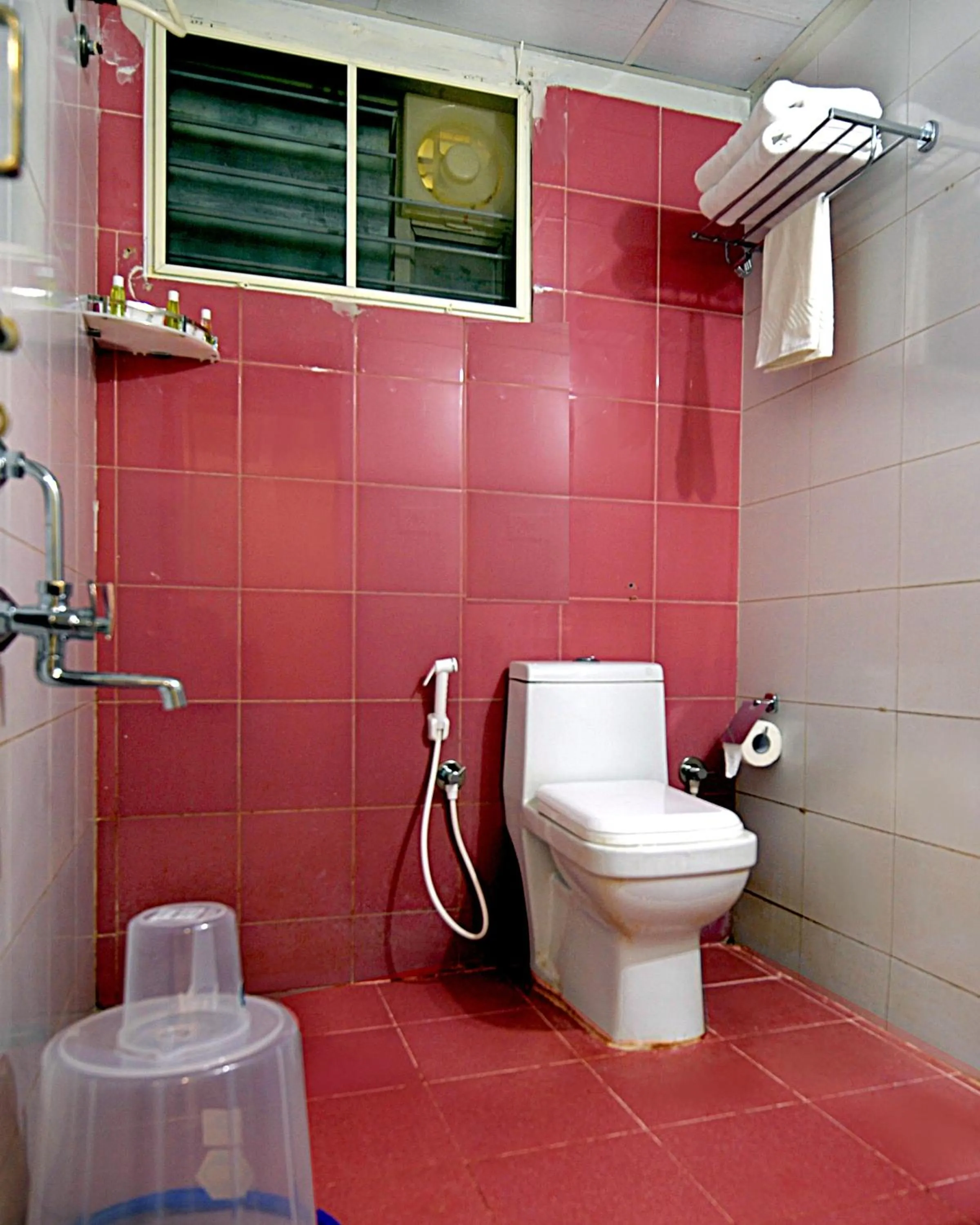 Shower in Airport Bliss Boutique Hotel Near Kempegowda International Airport Bangalore