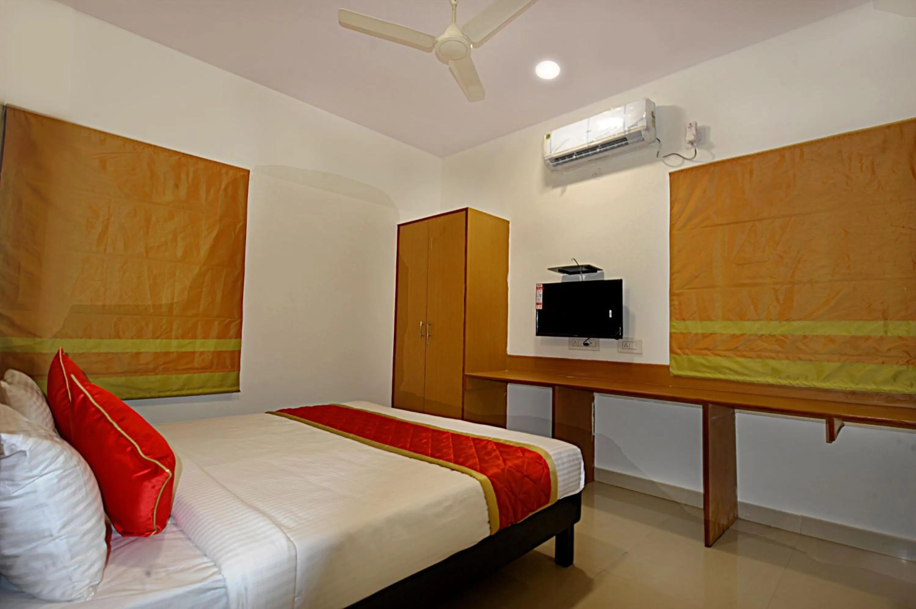 Bedroom, Bed in Airport Bliss Boutique Hotel Near Kempegowda International Airport Bangalore