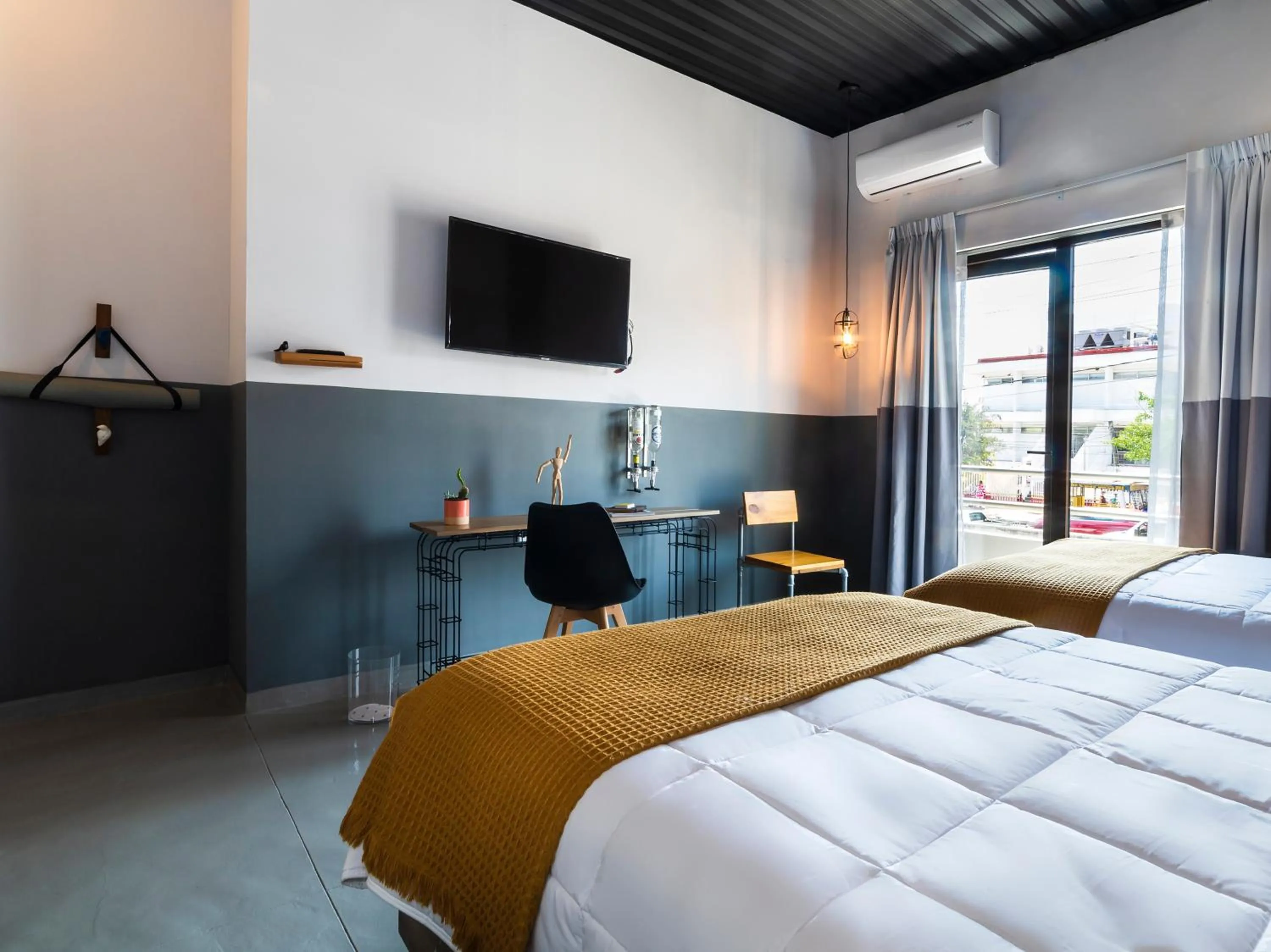 Communal lounge/ TV room, Bed in Hotel NEXT