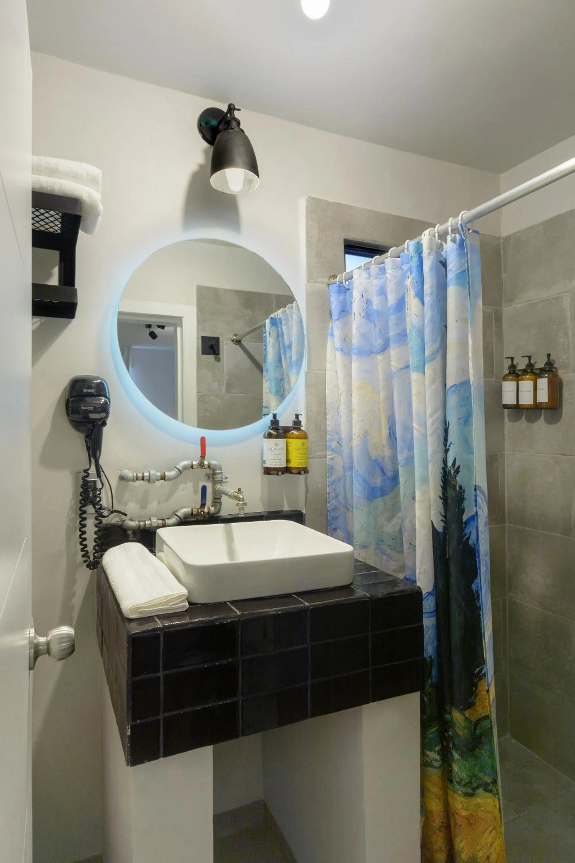 Shower in Hotel NEXT