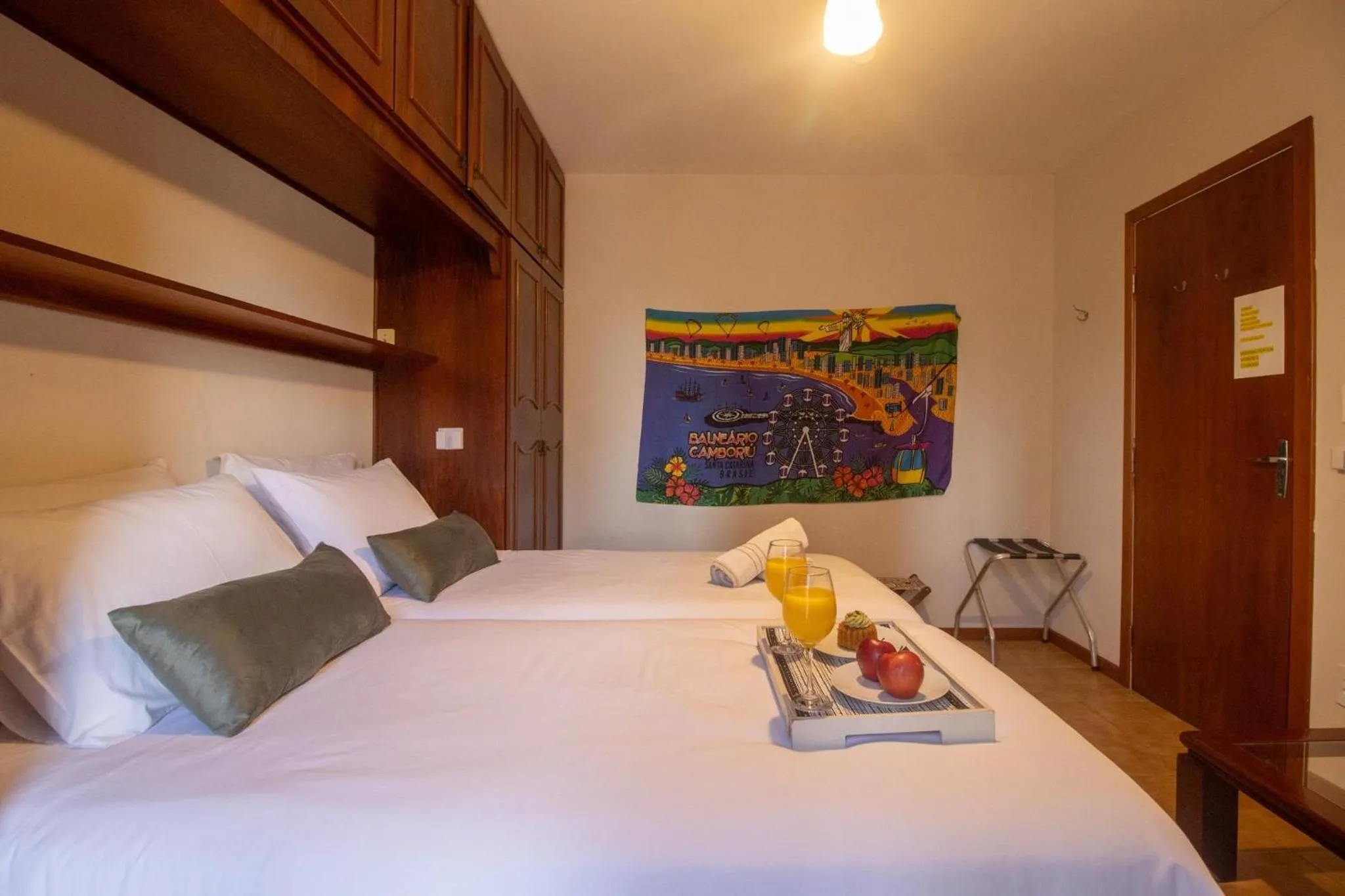 PRG111 - 4 Dorm, Climatizado, Próx a Av. Brasil