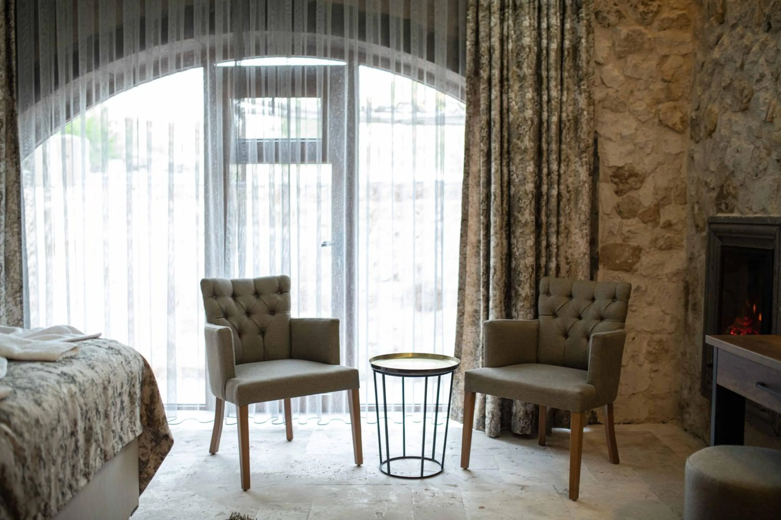 Seating area, Bed in Ahiyan Hotel