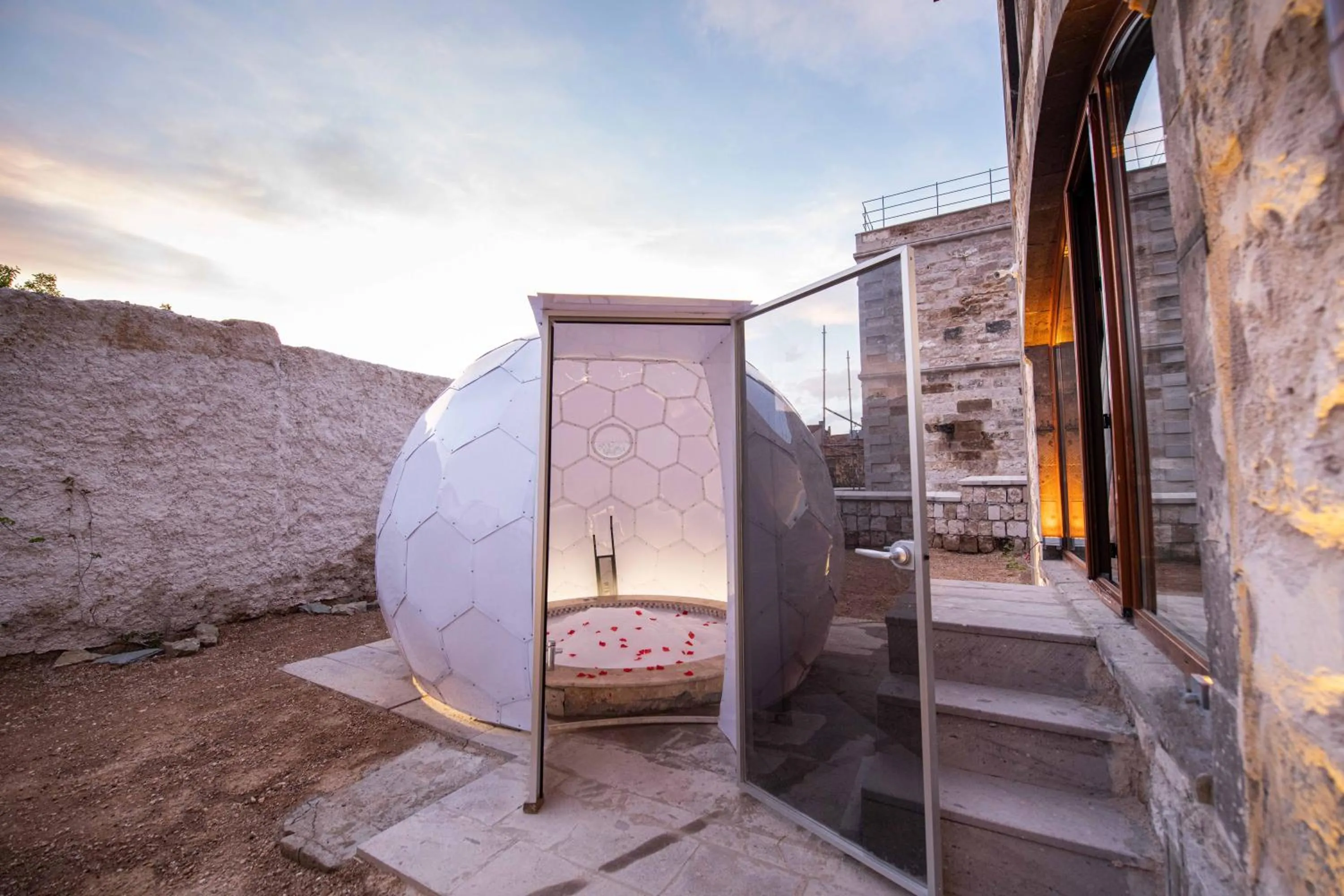 Garden in Ahiyan Hotel