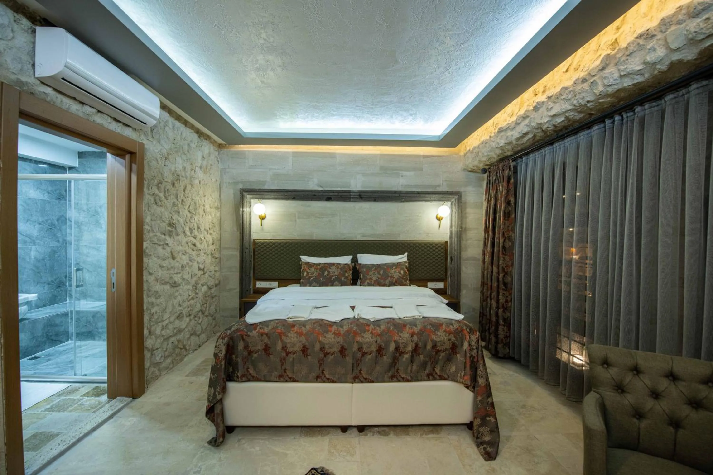 Bed in Ahiyan Hotel