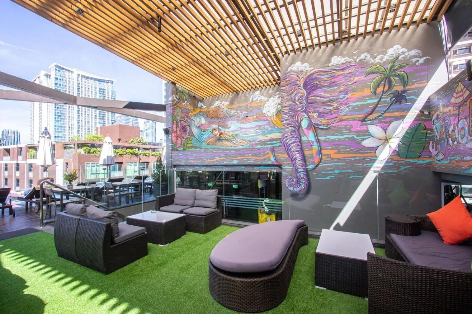 Lounge or bar in Hotel Icon Bangkok Sukhumvit 2