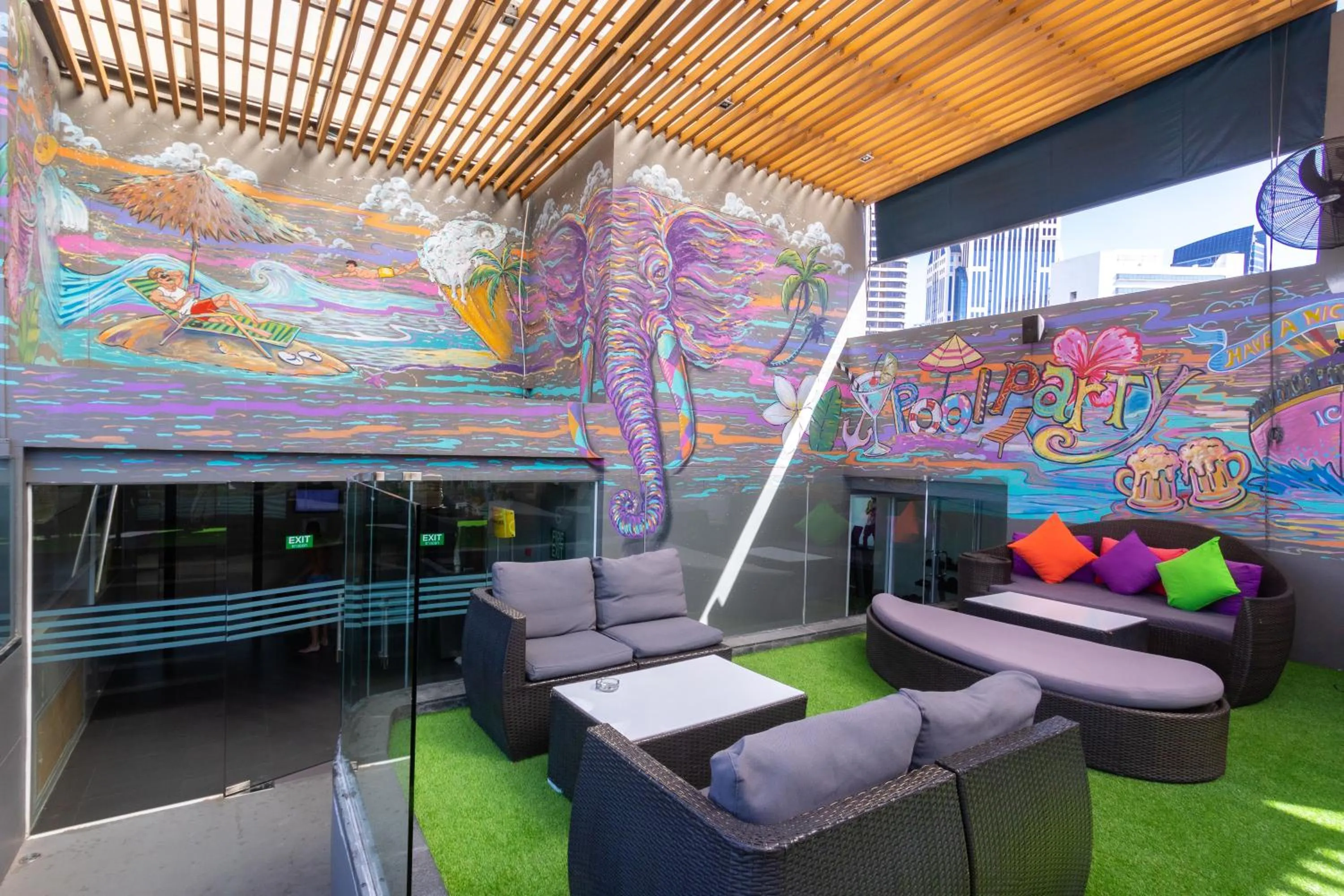 Lounge or bar in Hotel Icon Bangkok Sukhumvit 2