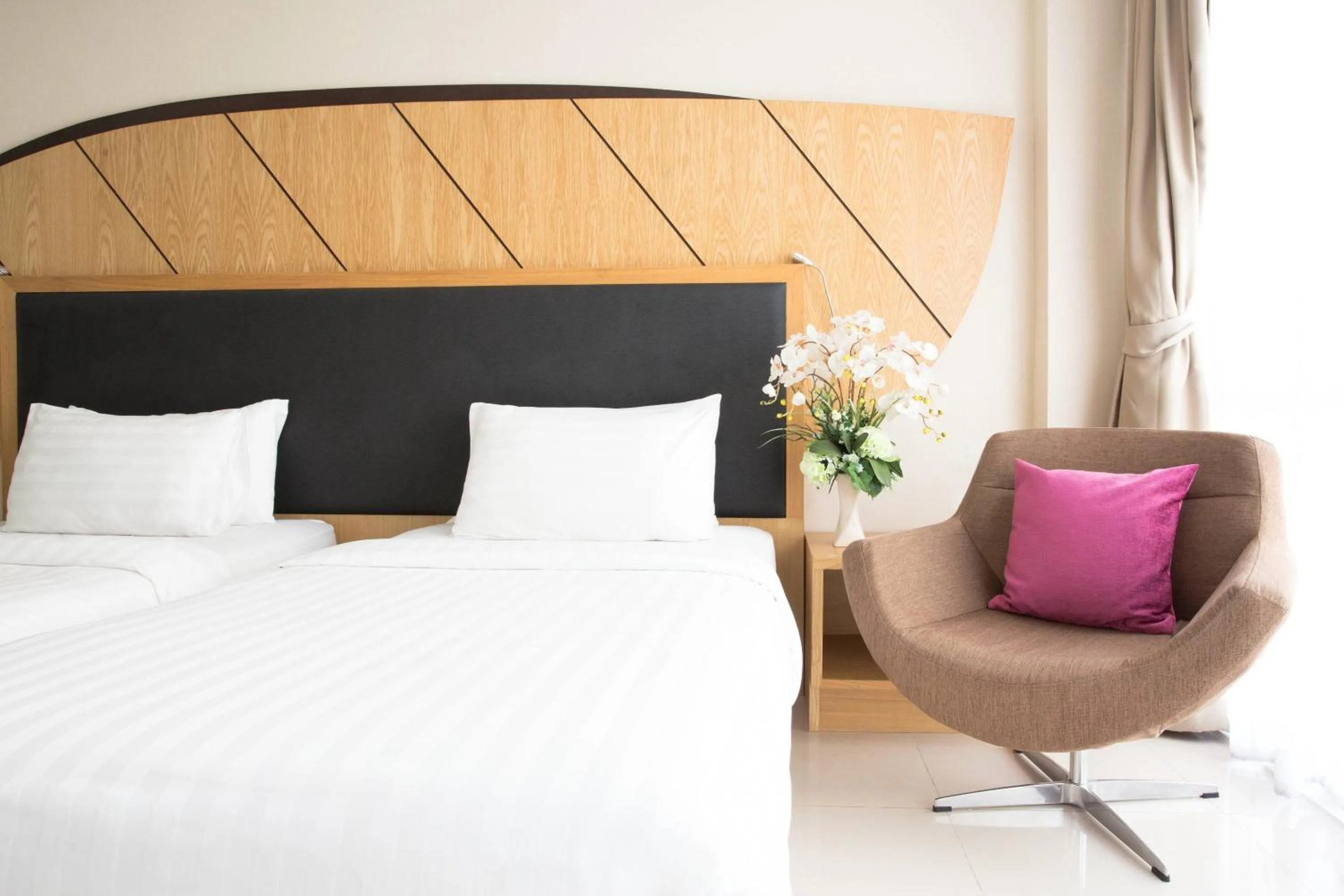 Photo of the whole room, Bed in Hotel Icon Bangkok Sukhumvit 2