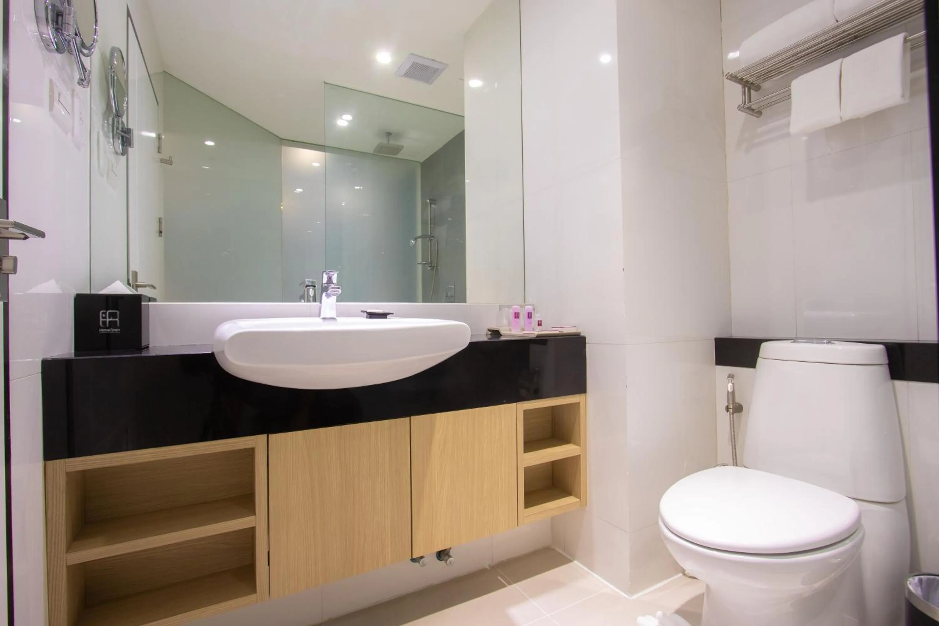 Bathroom in Hotel Icon Bangkok Sukhumvit 2