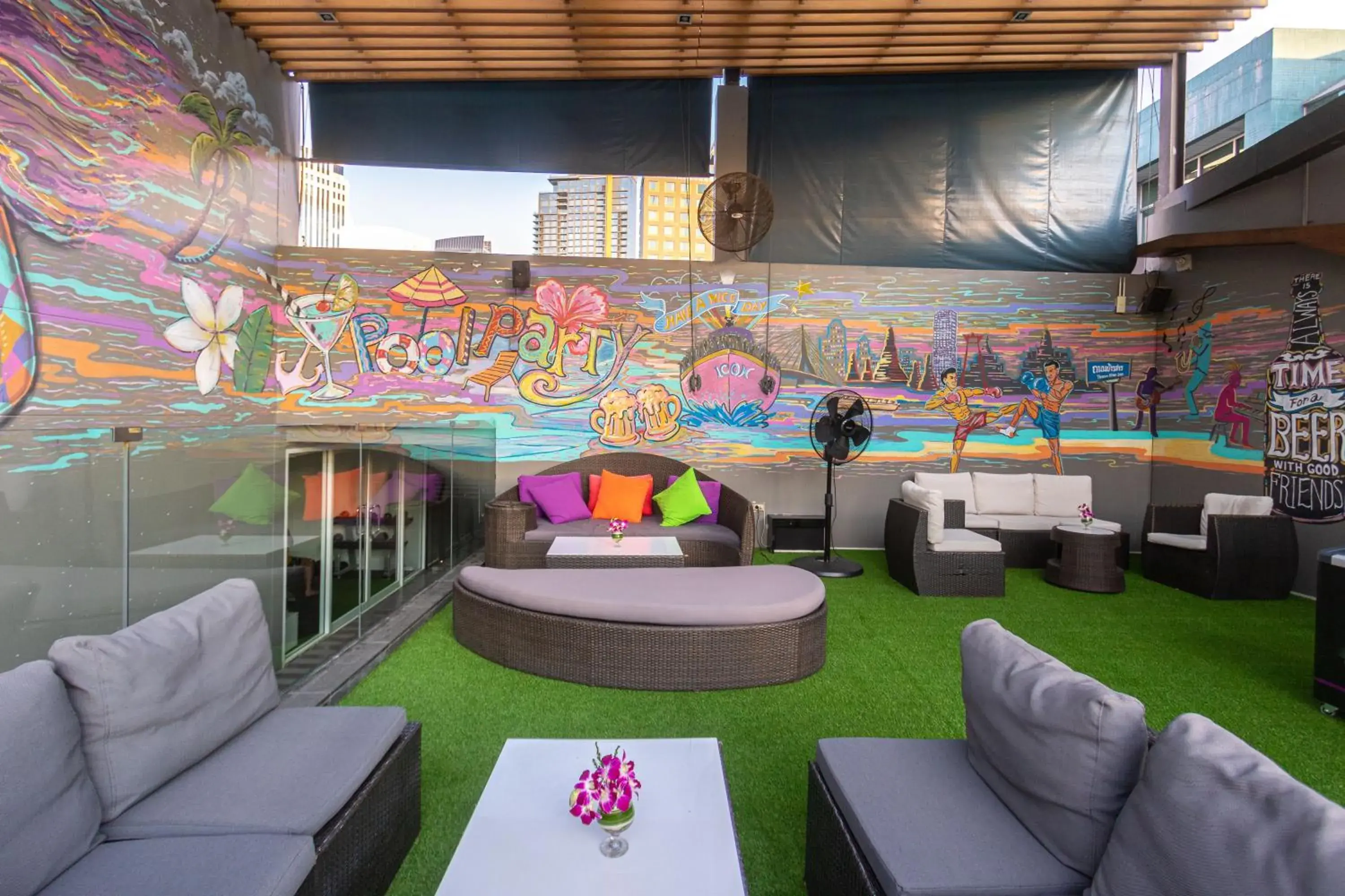 Lounge or bar in Hotel Icon Bangkok Sukhumvit 2 Lounge or bar in Hotel Icon Bangkok Sukhumvit 2