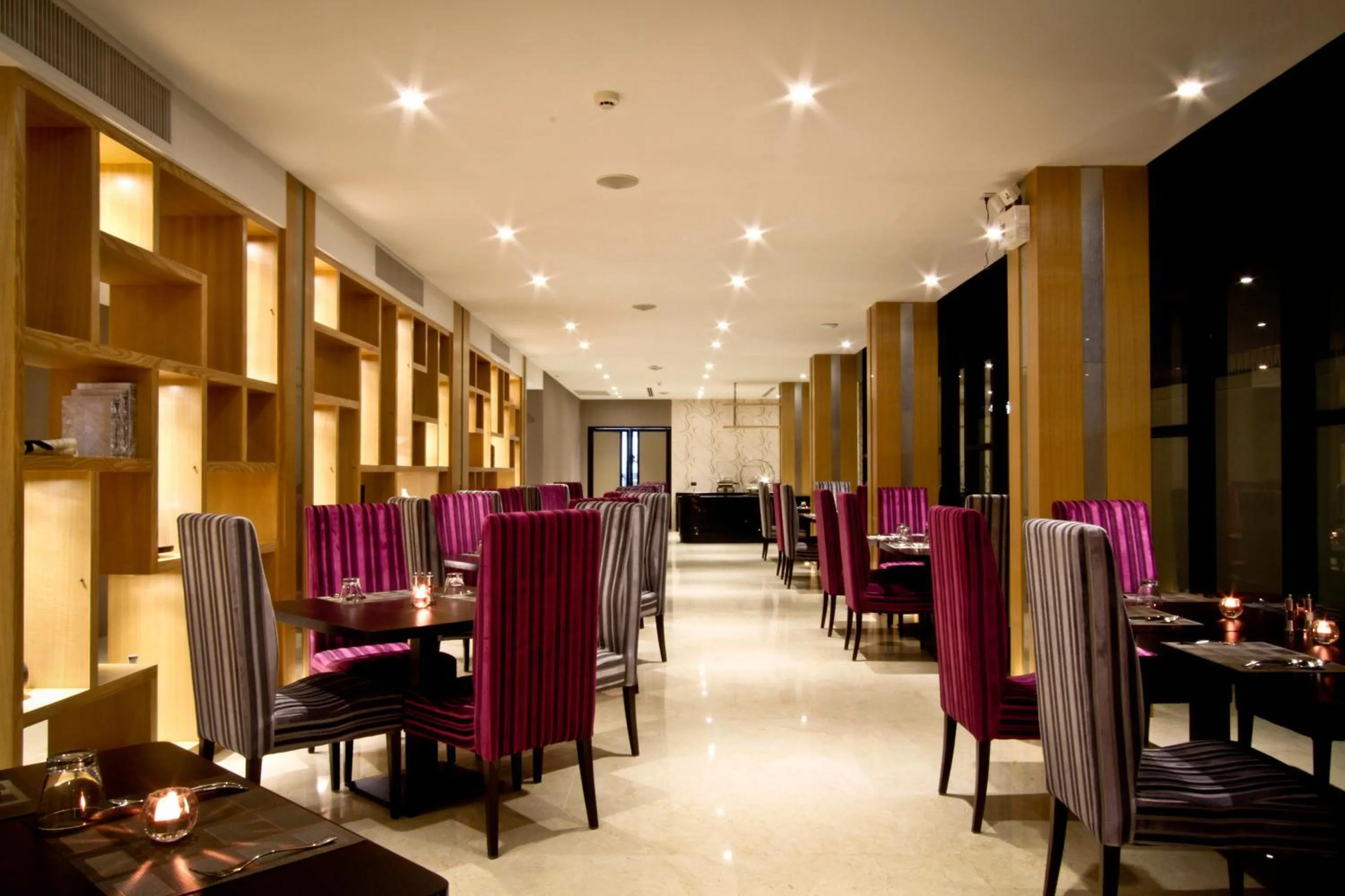 Restaurant/places to eat in Hotel Icon Bangkok Sukhumvit 2