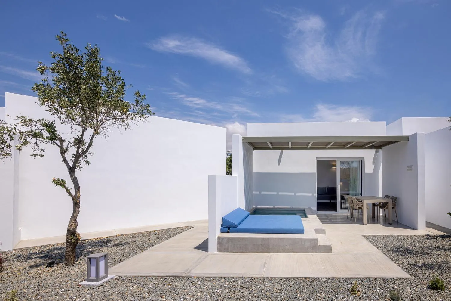 Patio in White Holidays Project