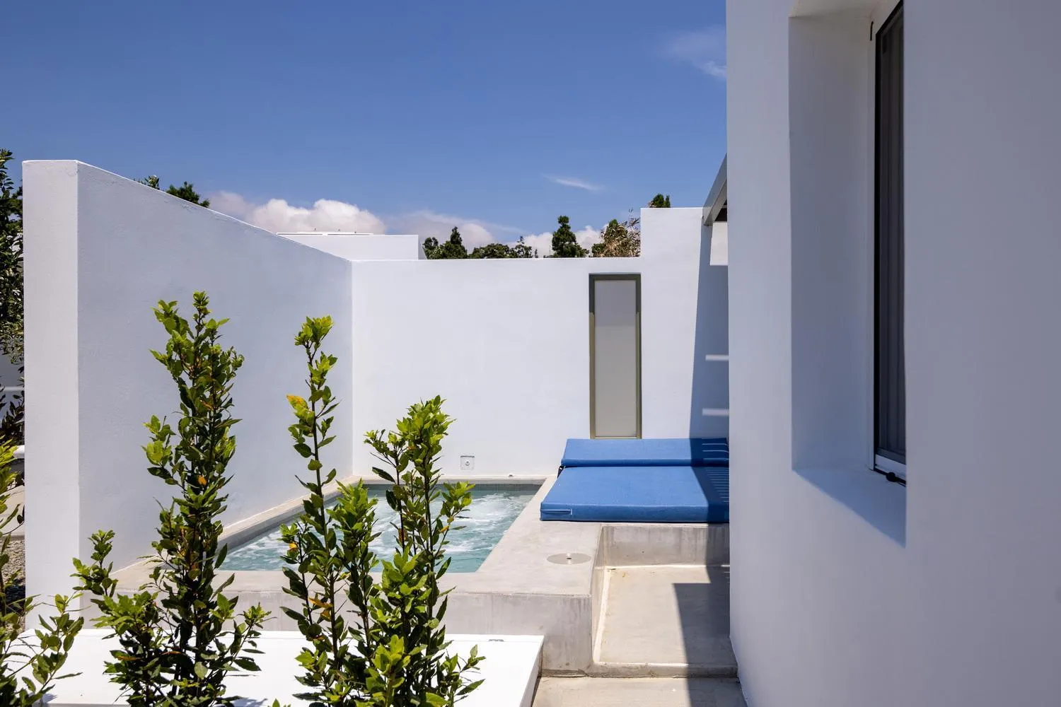 Patio in White Holidays Project