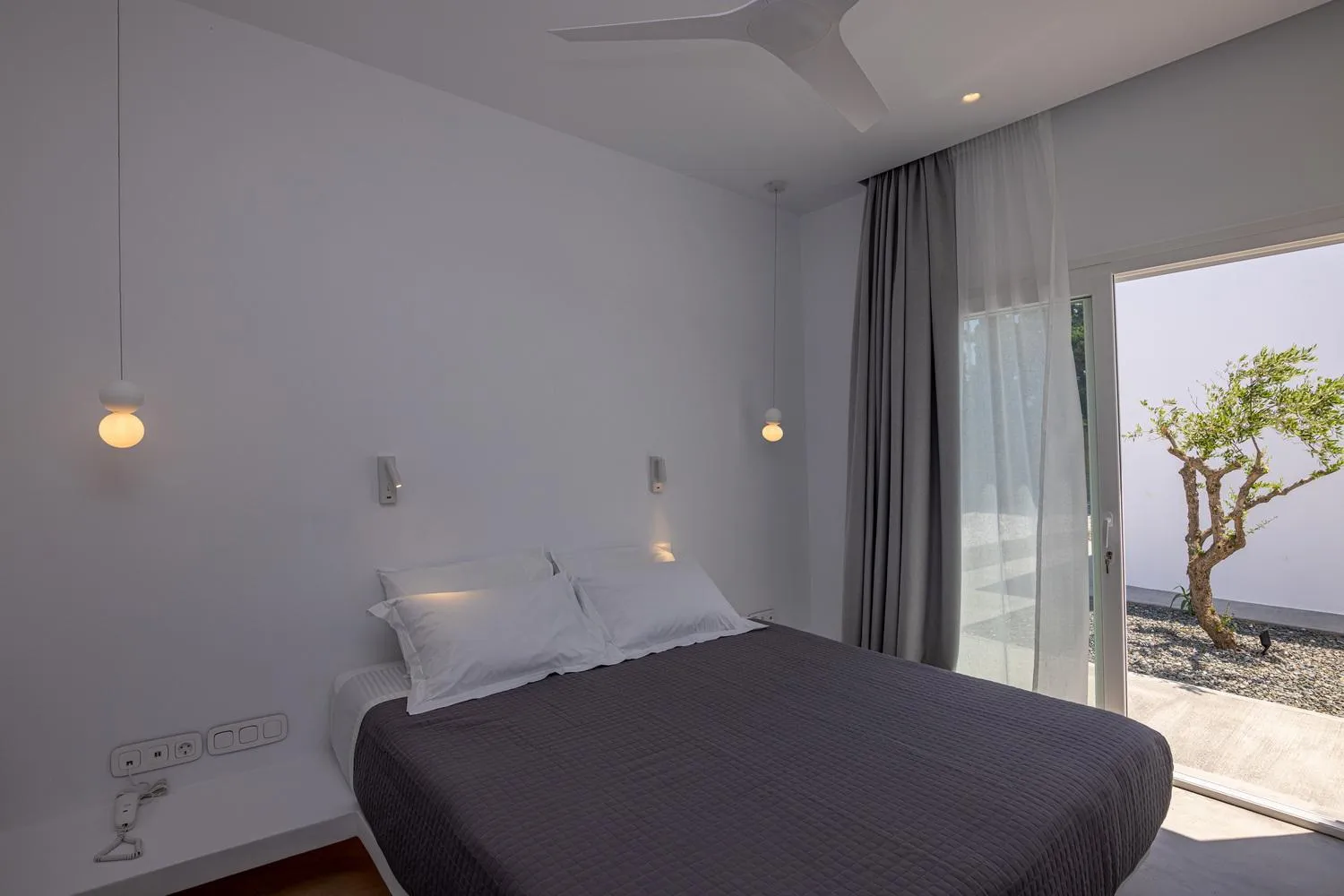 Bed in White Holidays Project