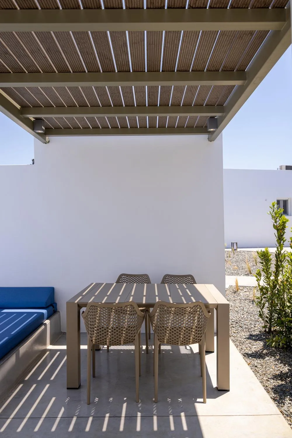 Patio in White Holidays Project