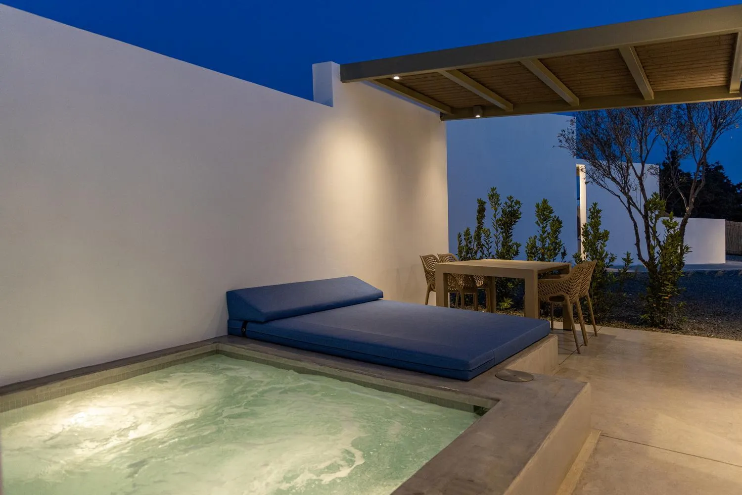 Patio in White Holidays Project