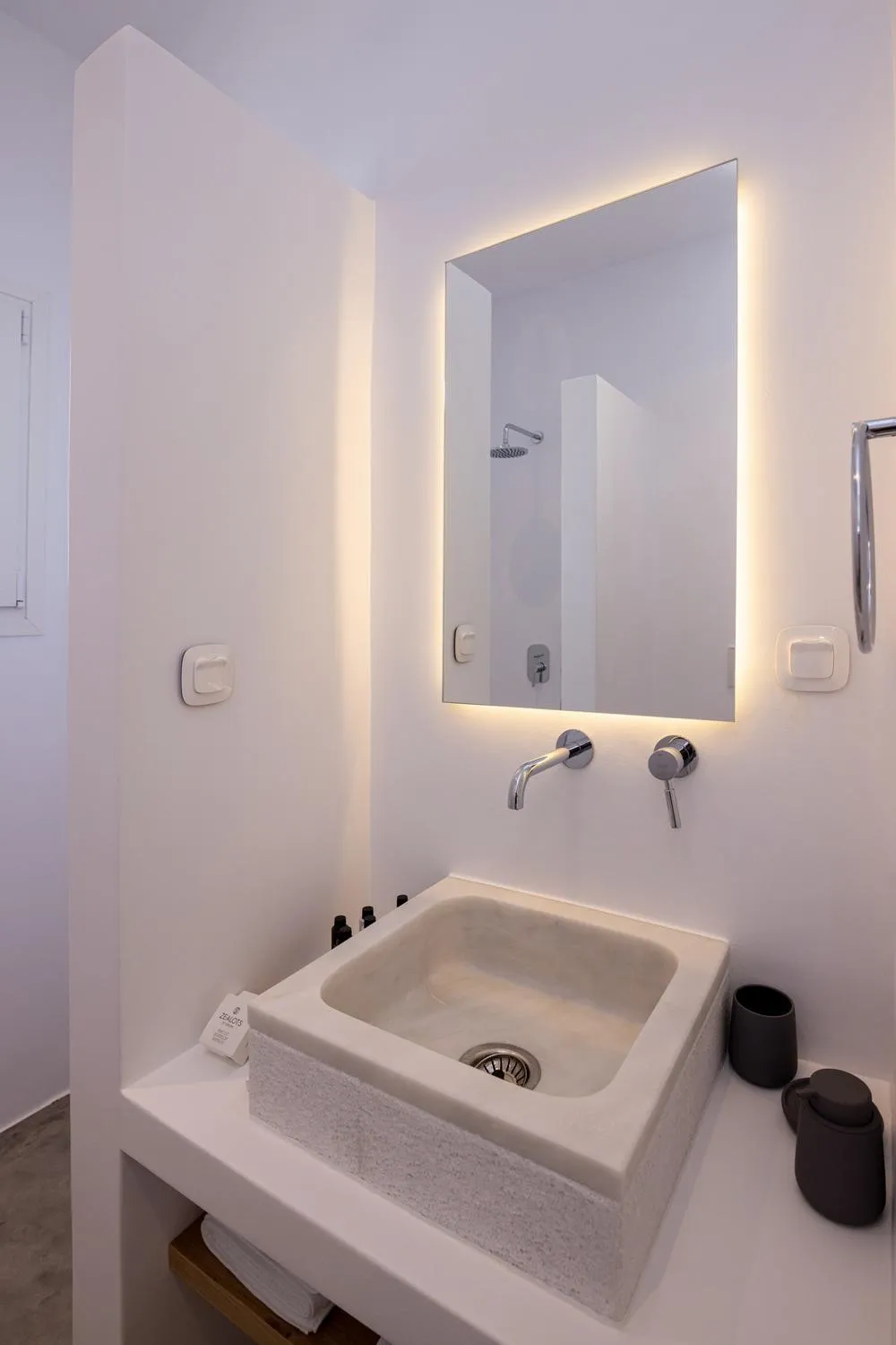 Bathroom in White Holidays Project
