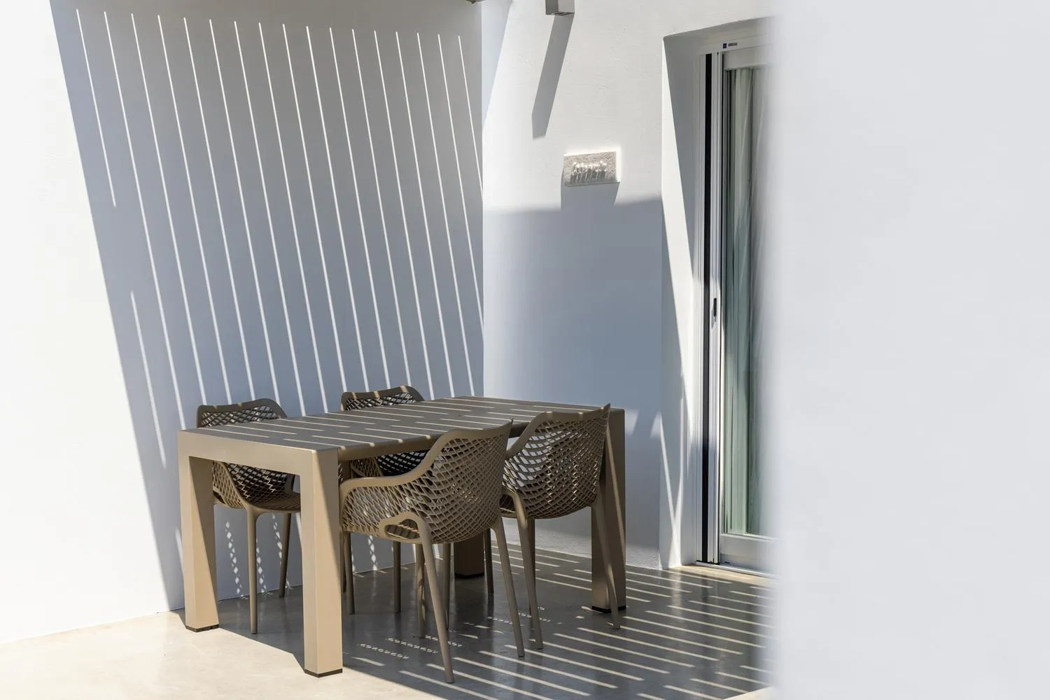 Patio in White Holidays Project