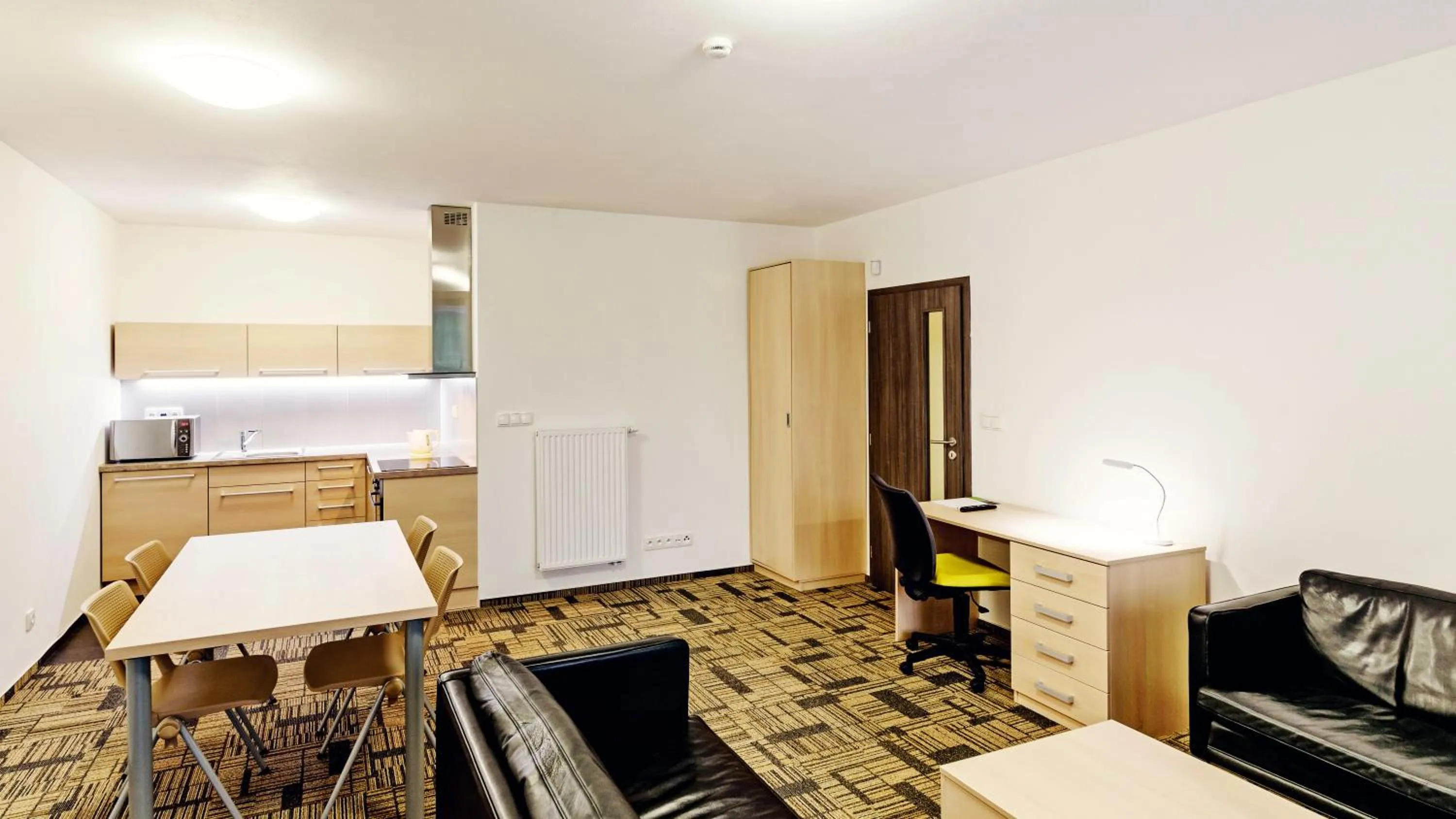 Kitchen or kitchenette in eFi Palace Hotel