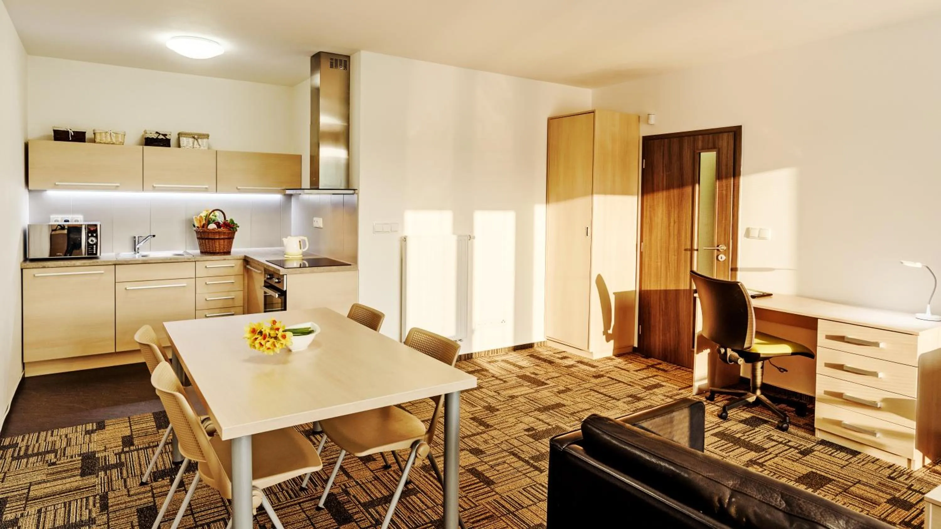 Kitchen or kitchenette in eFi Palace Hotel