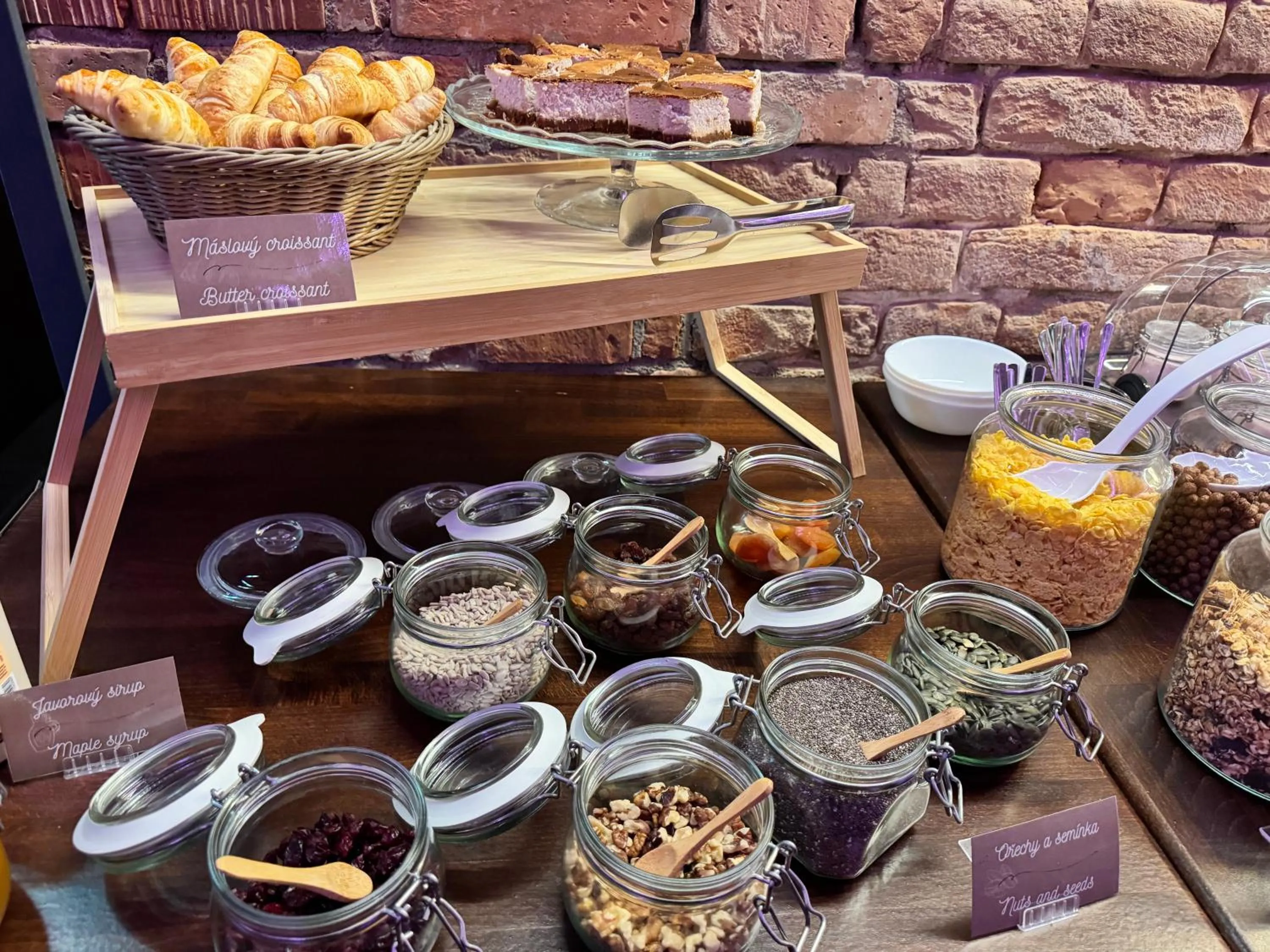 Breakfast in eFi Palace Hotel