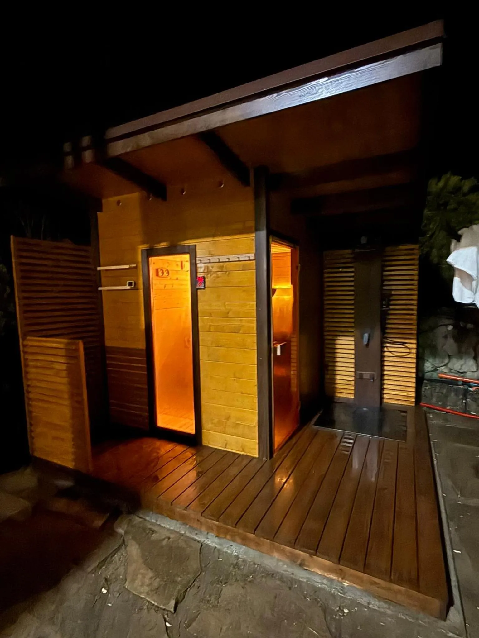 Night in Villa Chalet Everest