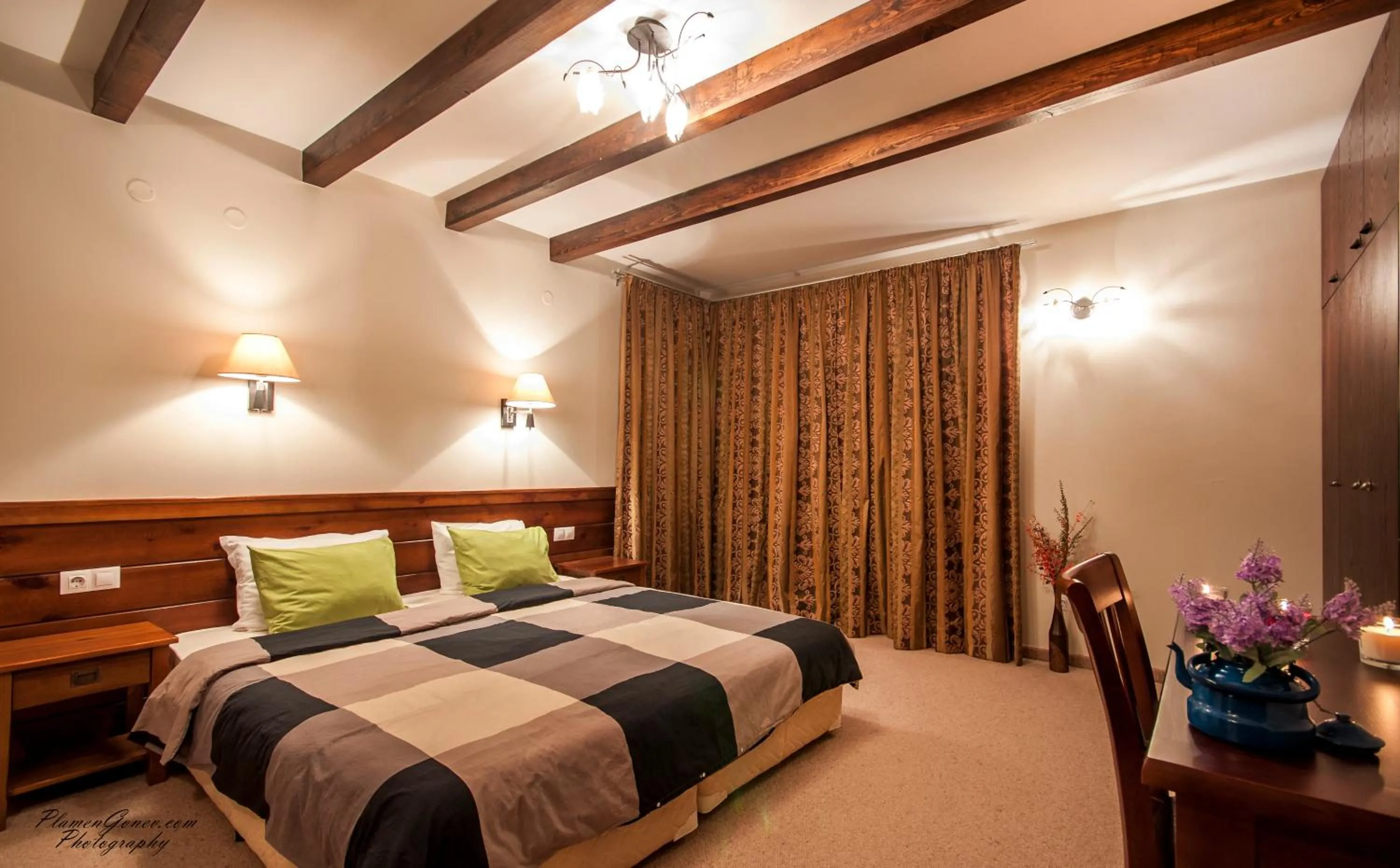 Bedroom, Bed in Villa Chalet Everest