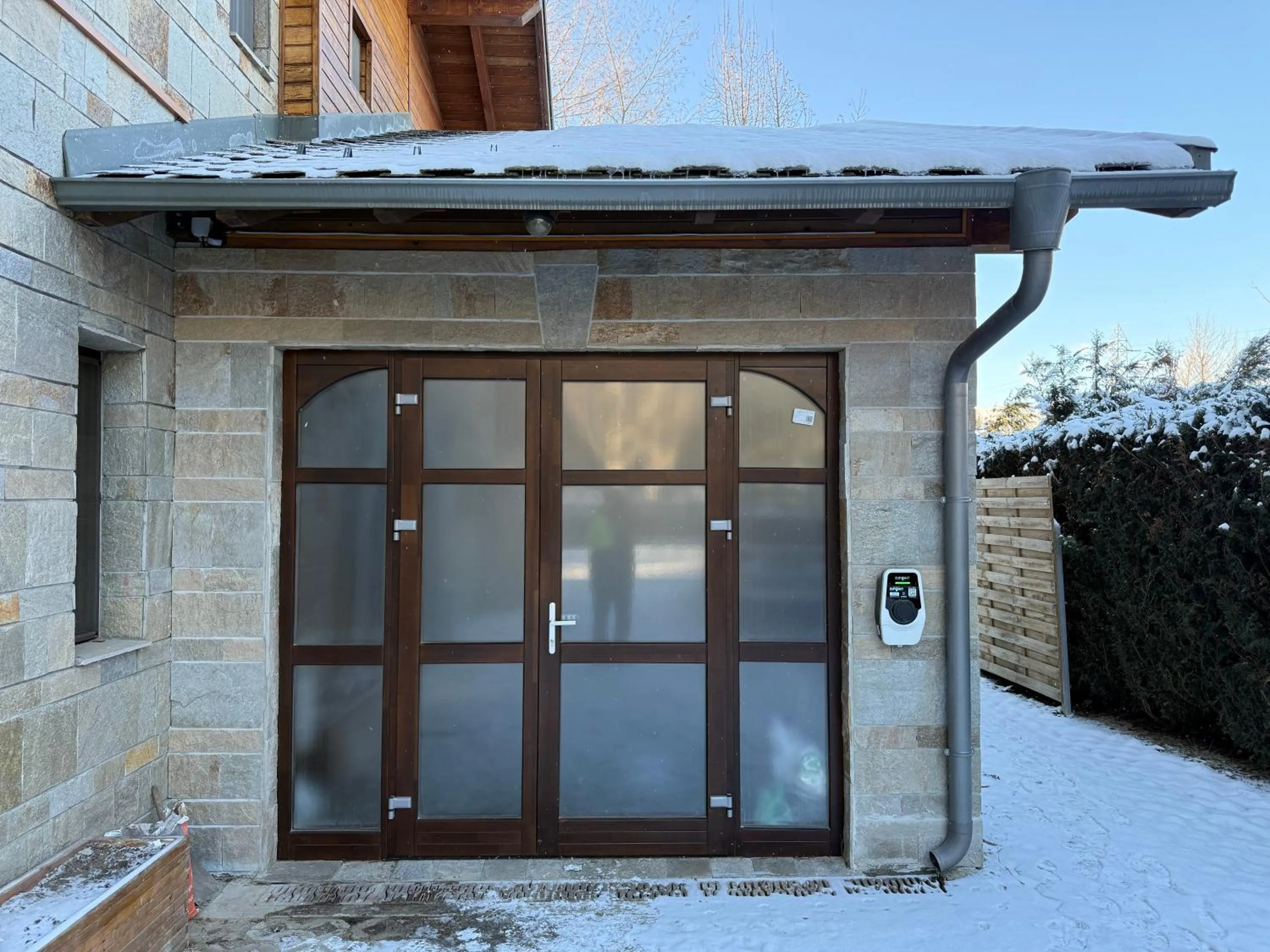 Skiing in Villa Chalet Everest
