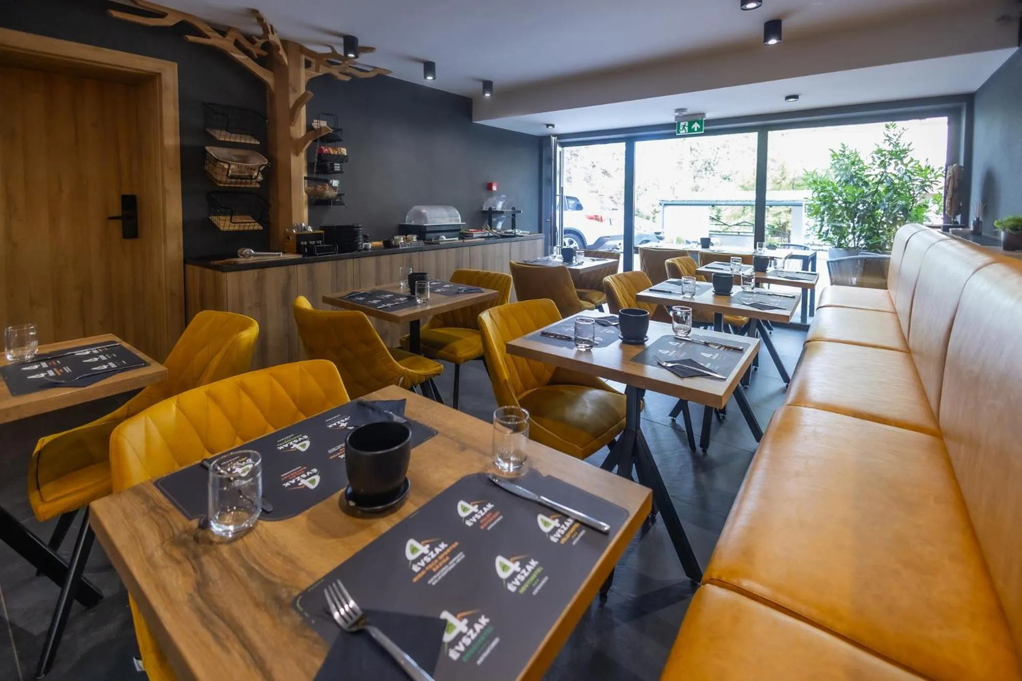 Restaurant/places to eat in 4 Évszak Erdeihotel**** - Mátrafüred