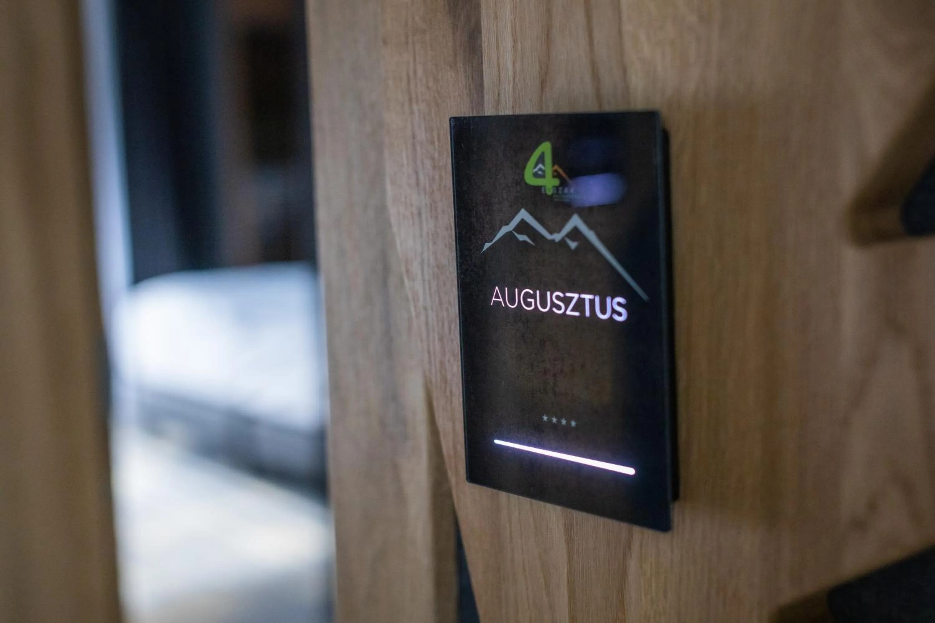 Text overlay in 4 Évszak Erdeihotel**** - Mátrafüred