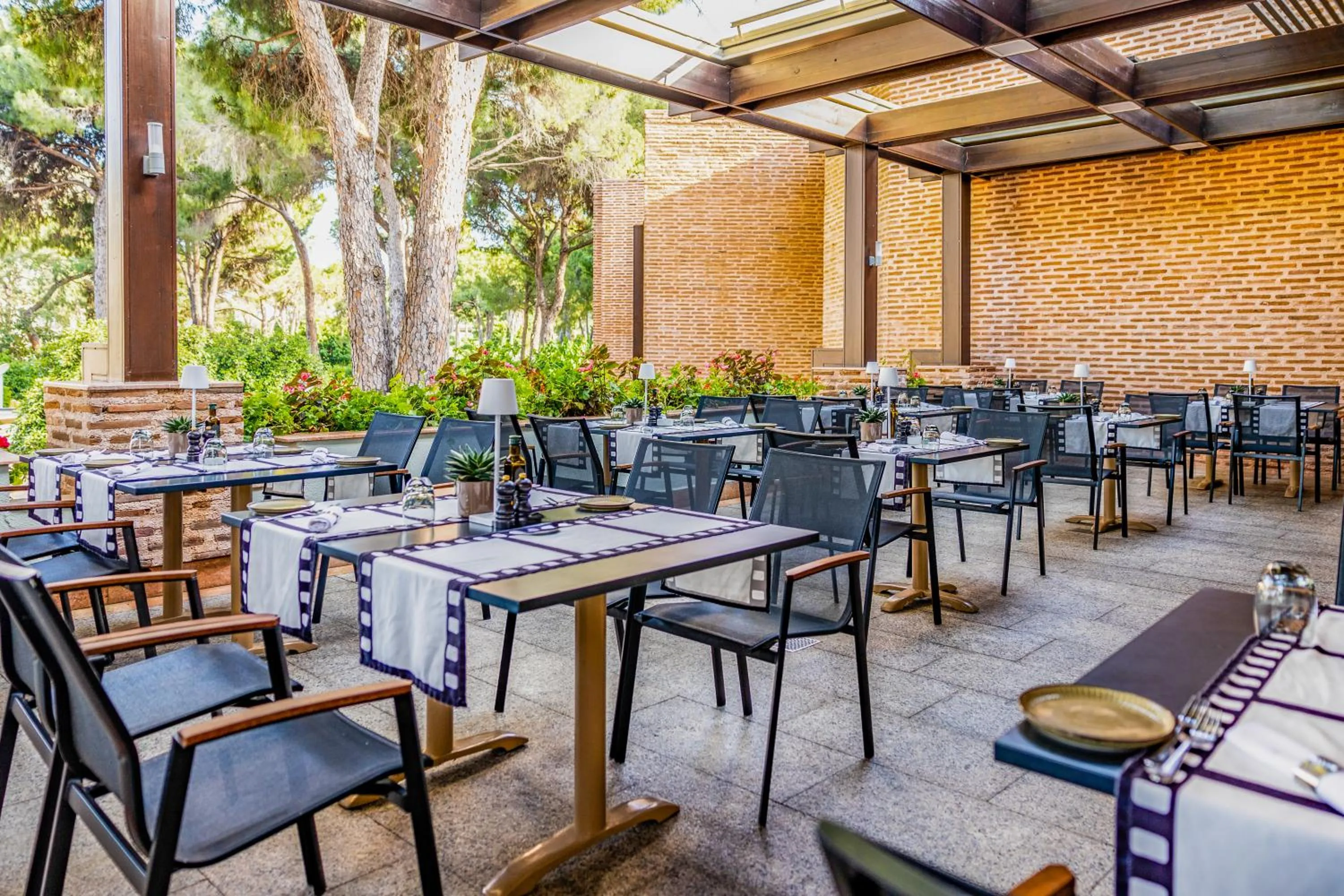 Restaurant/places to eat in Gloria Verde Resort