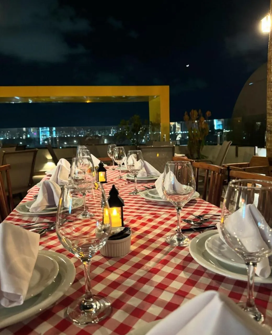 Restaurant/places to eat in Hotel Aracaju Suites