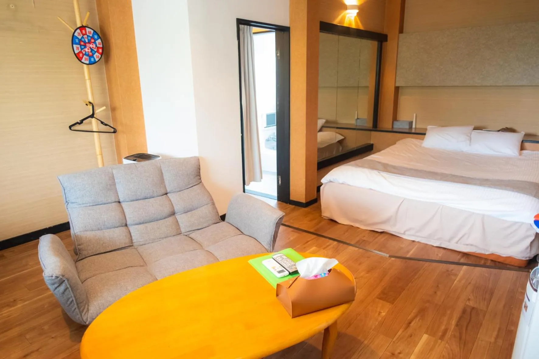 Living room, Bed in Hotel Lucia at Maebashi Akagi
