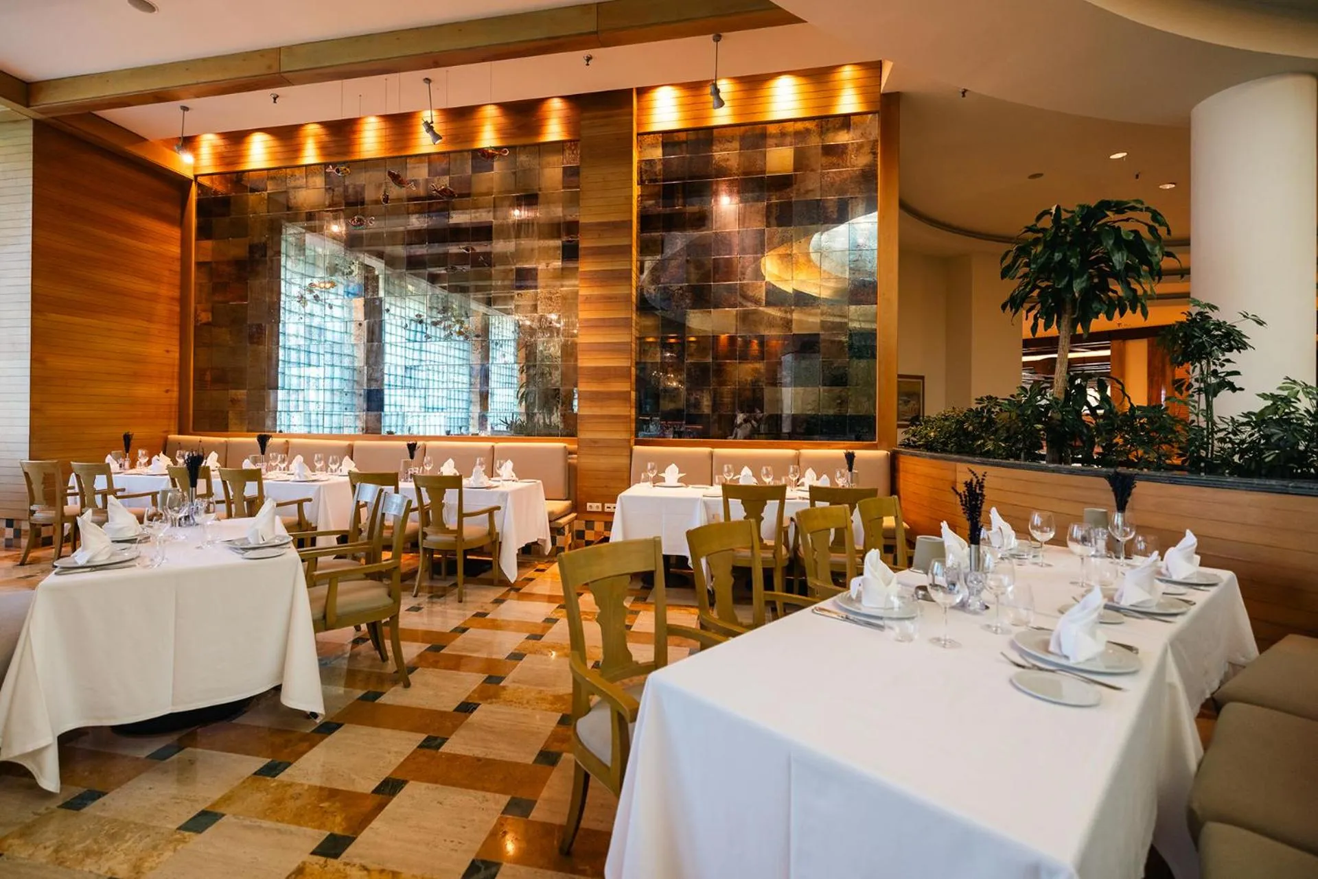 Restaurant/places to eat in Gloria Golf Resort