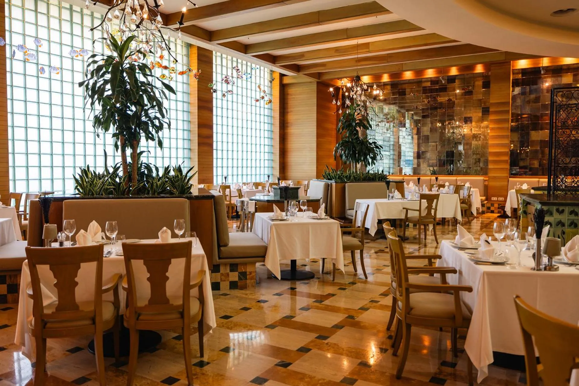 Restaurant/places to eat in Gloria Golf Resort