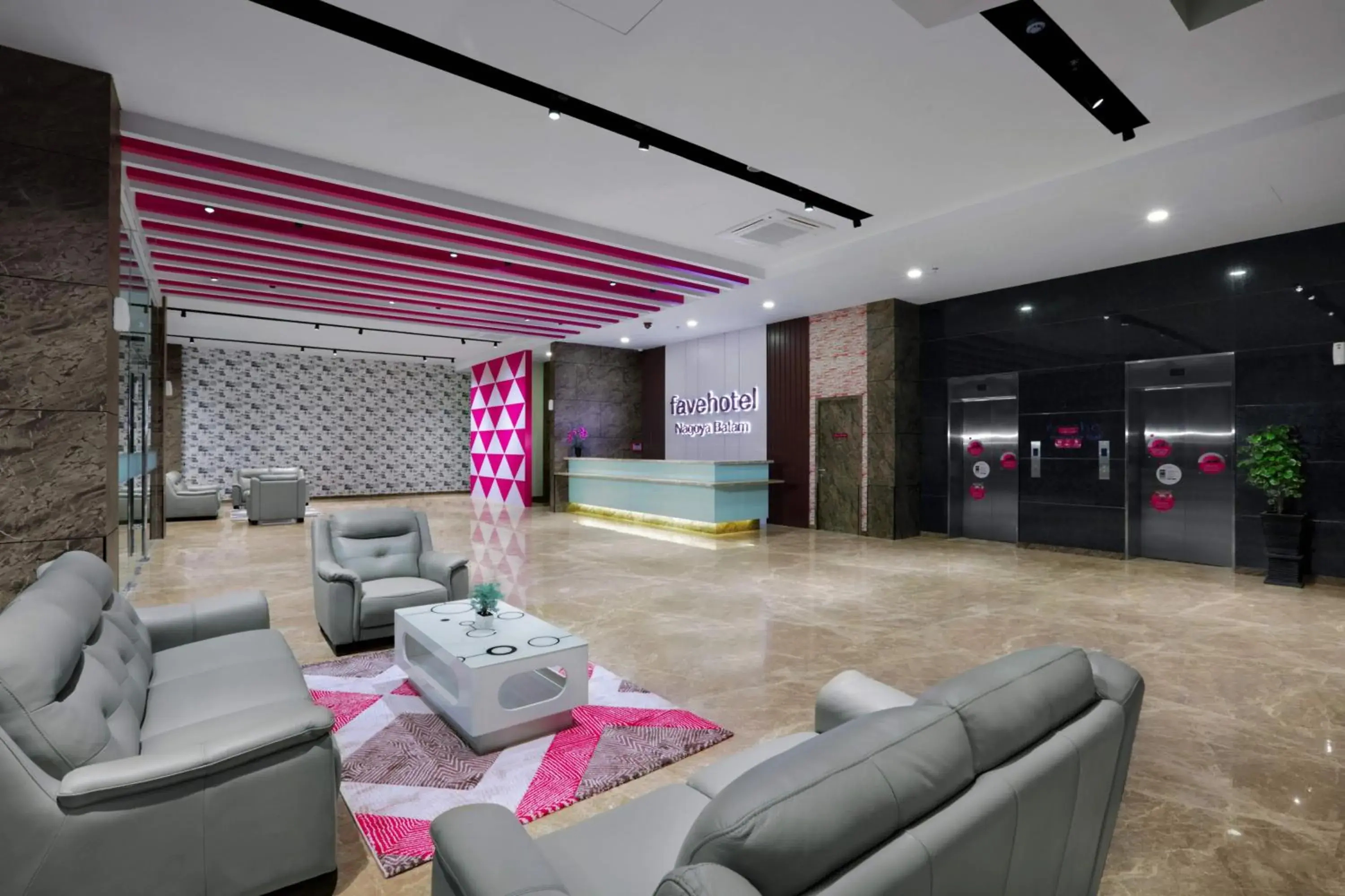 Lobby or reception in favehotel Nagoya - Batam Lobby or reception in favehotel Nagoya - Batam