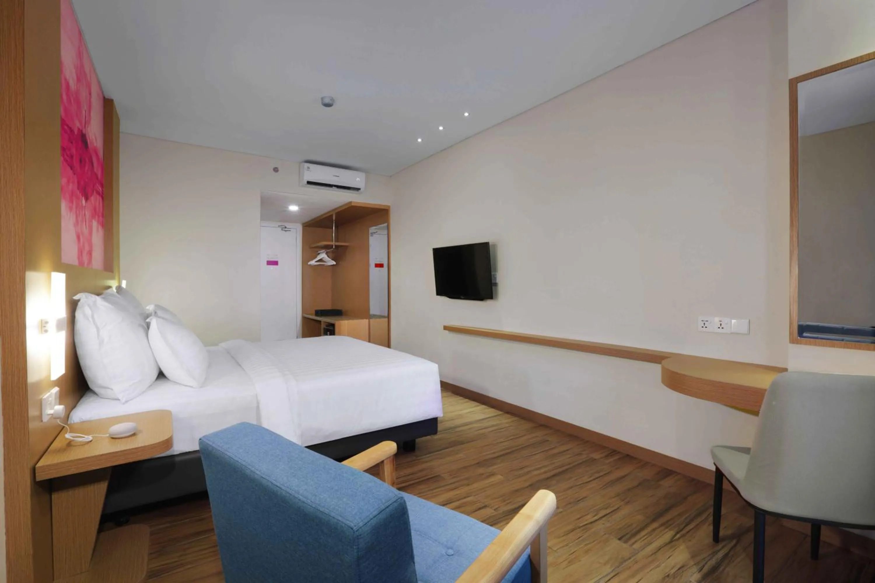 Photo of the whole room, Bed in favehotel Nagoya - Batam