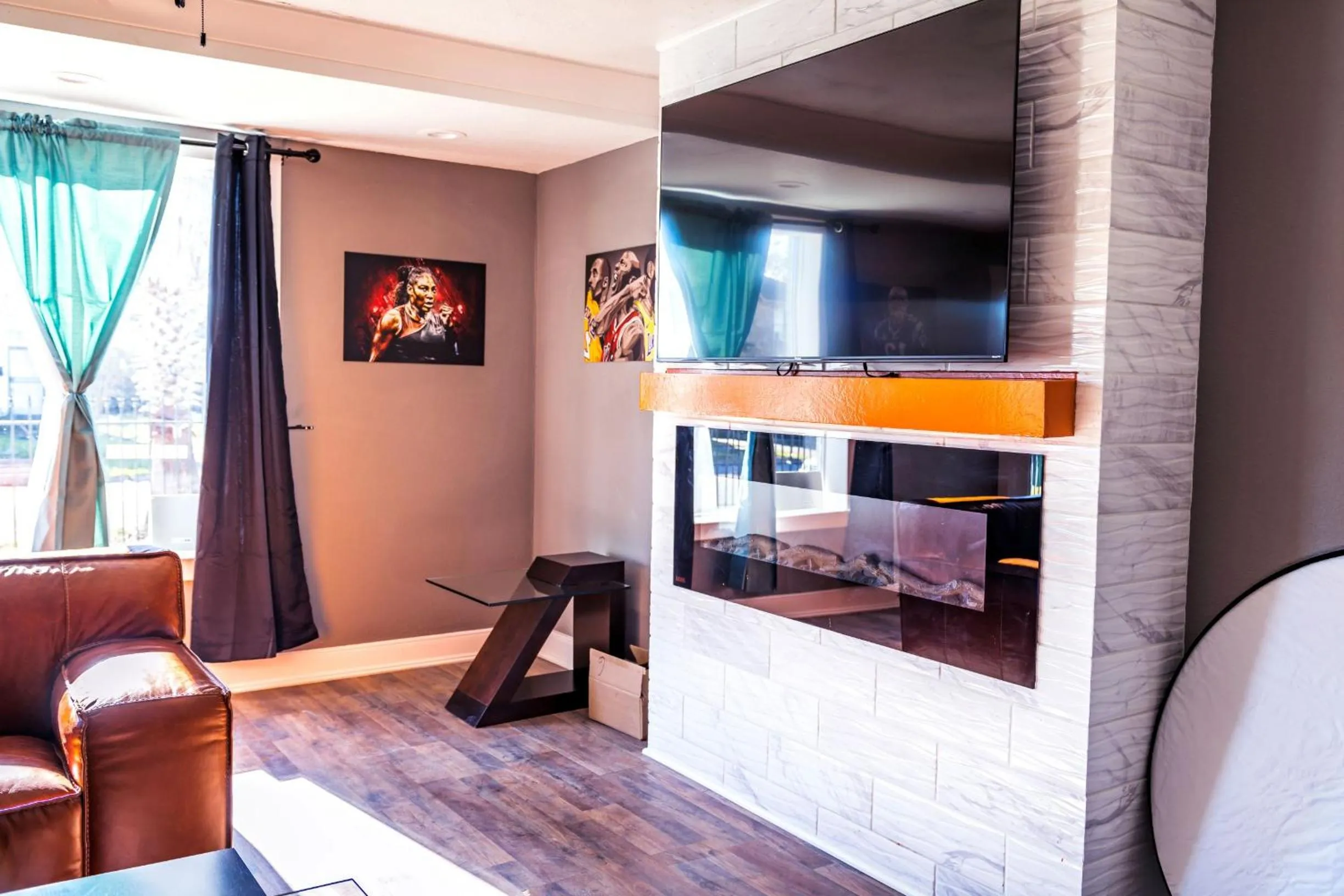 TV and multimedia in Private 3Br Gameroom Home In Houston - Sleeps 15 - 2705A