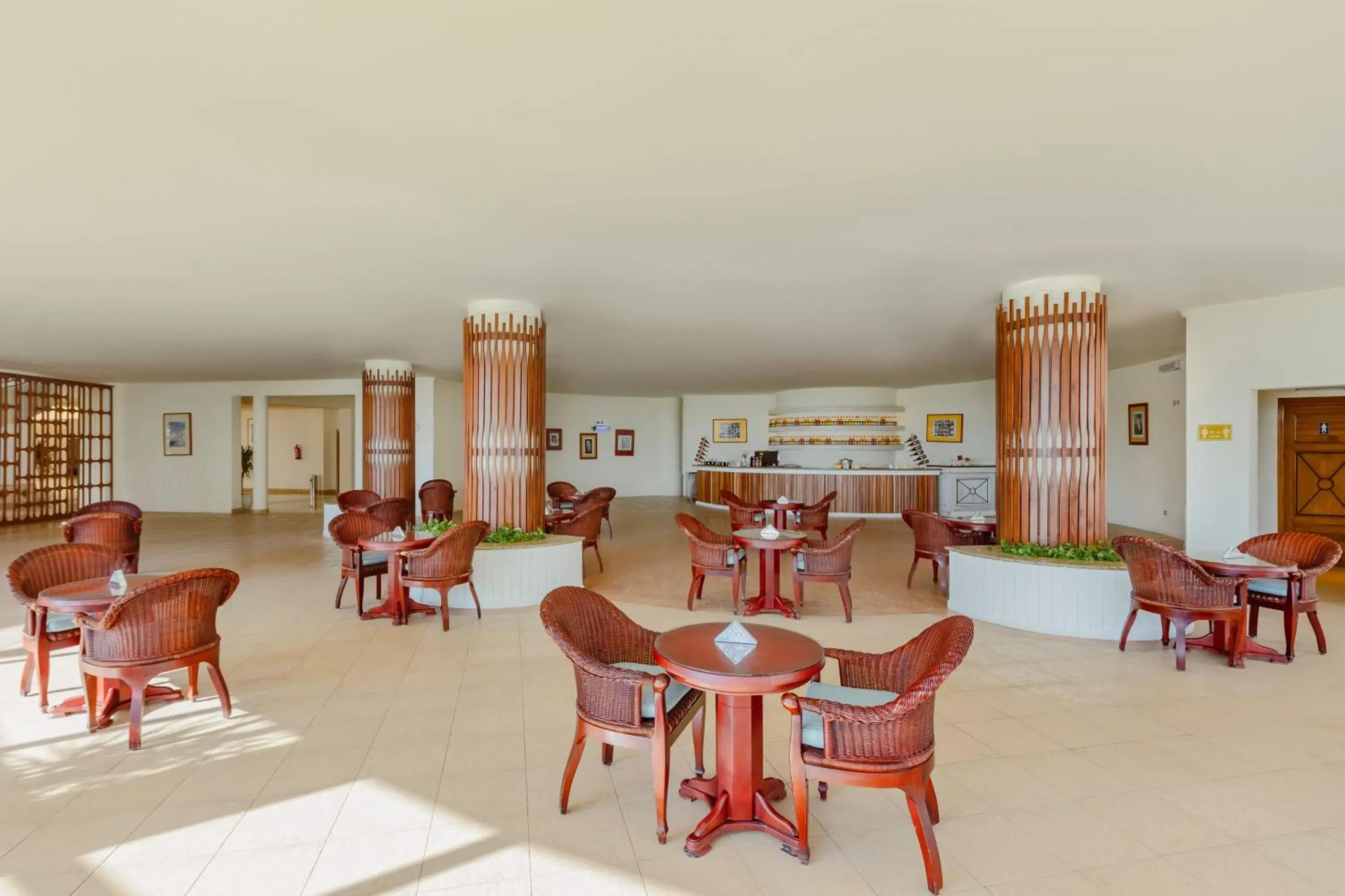 Lounge or bar in Sunrise Alma Bay Resort Lounge or bar in Sunrise Alma Bay Resort