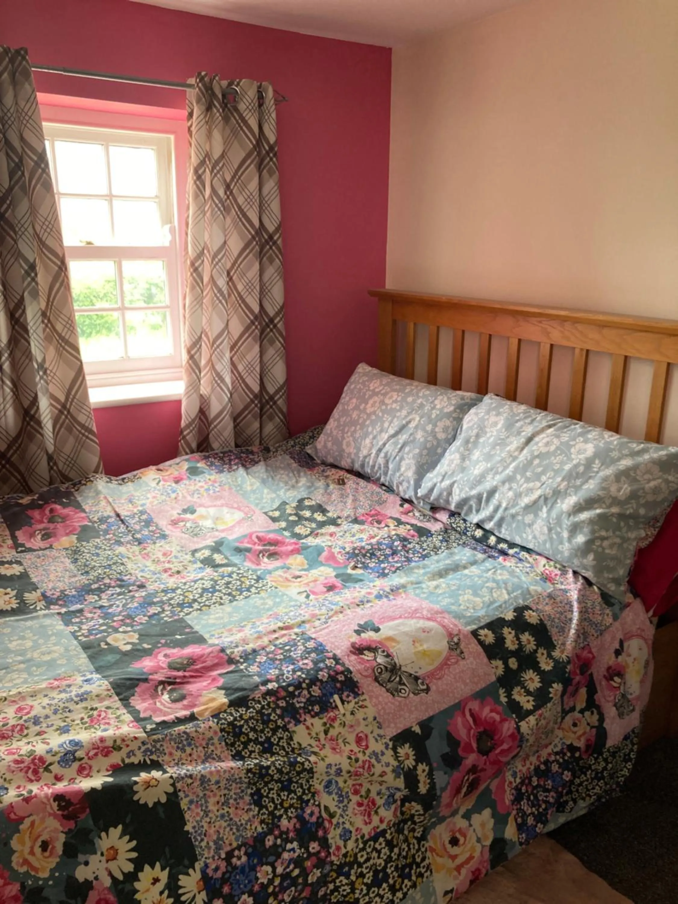 Bedroom, Bed in Charming 1-Bed Studio in Middlesbrough