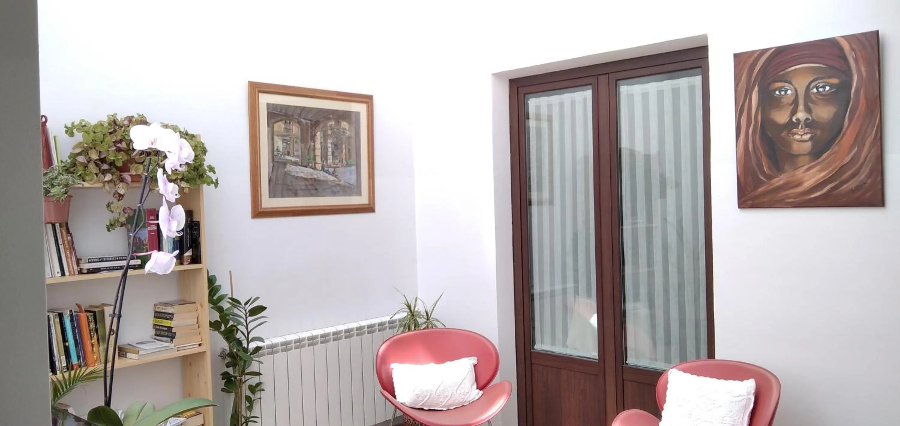 Seating area in Petit Hotel Porrera