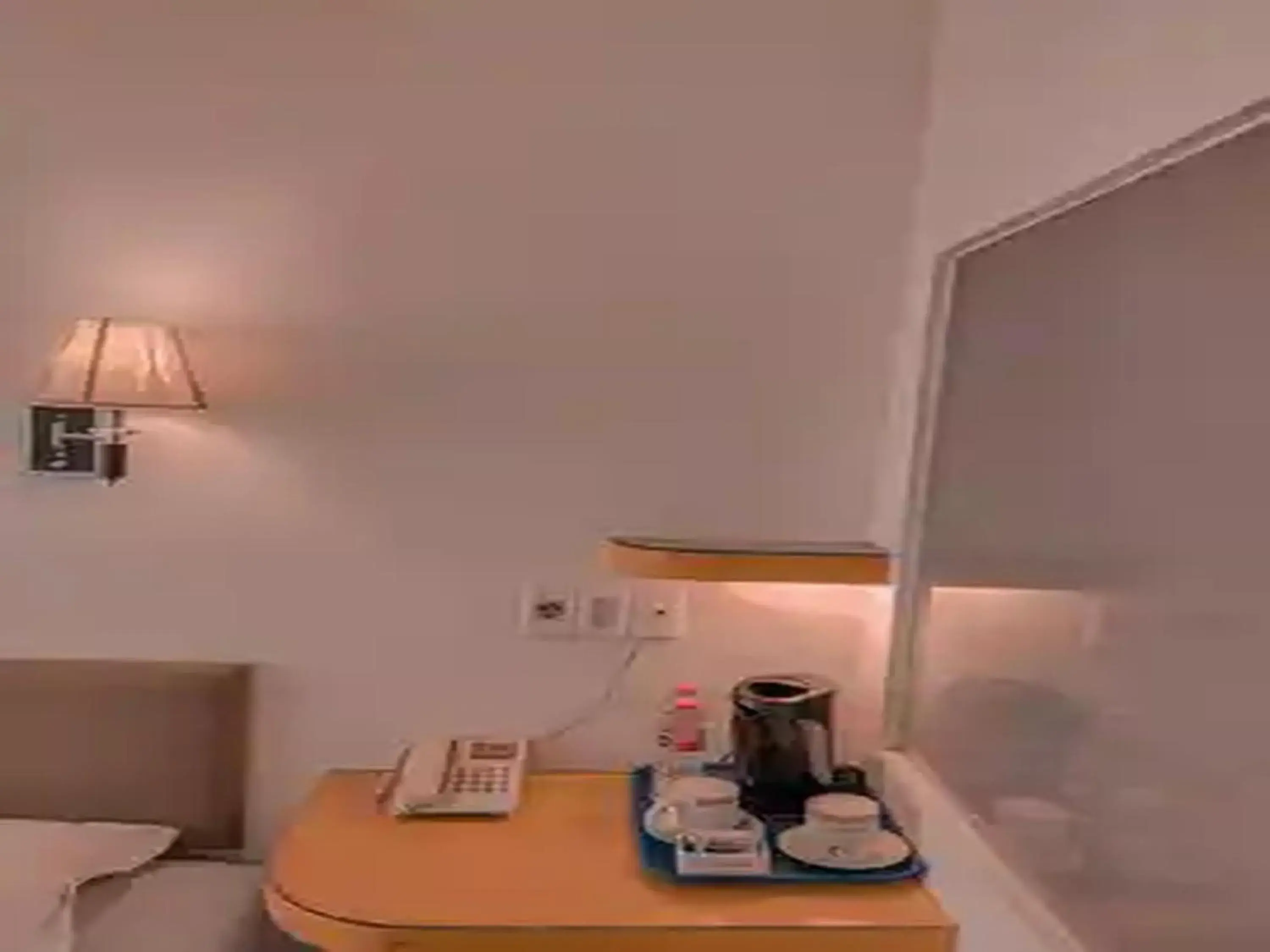 Triple Room in Dewarna Hotel Arifin Triple Room in Dewarna Hotel Arifin