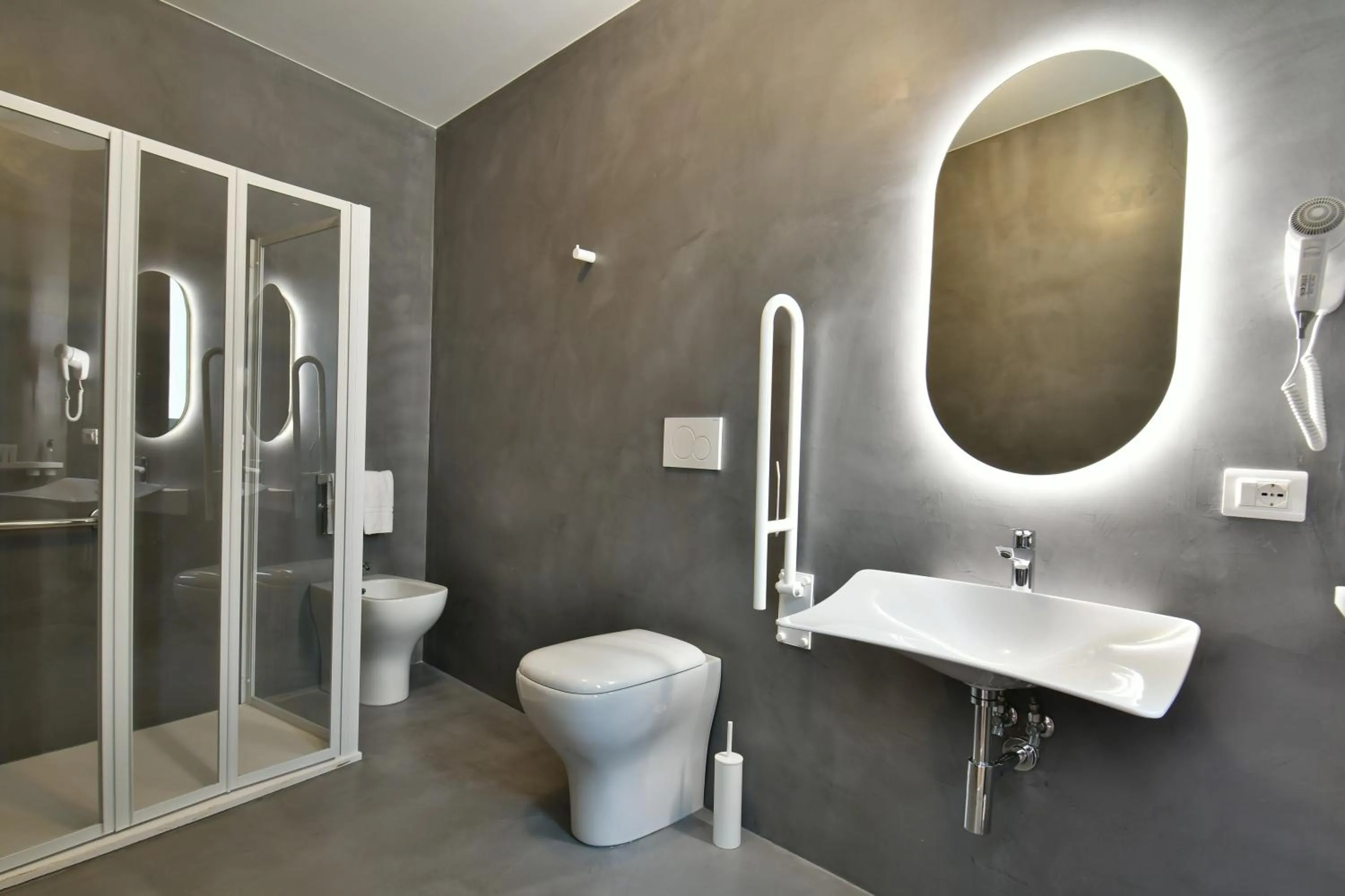 Bathroom in San Anton Hotel