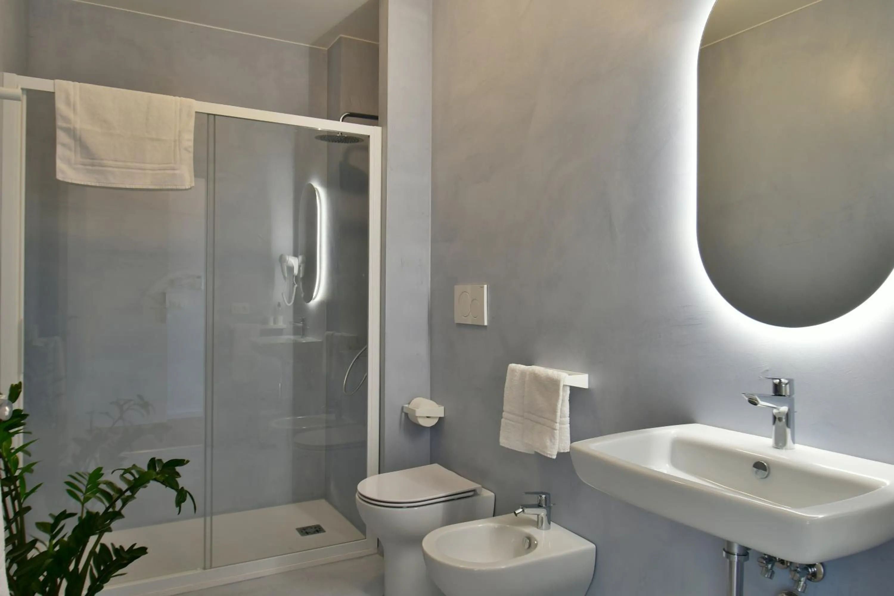 Bathroom in San Anton Hotel