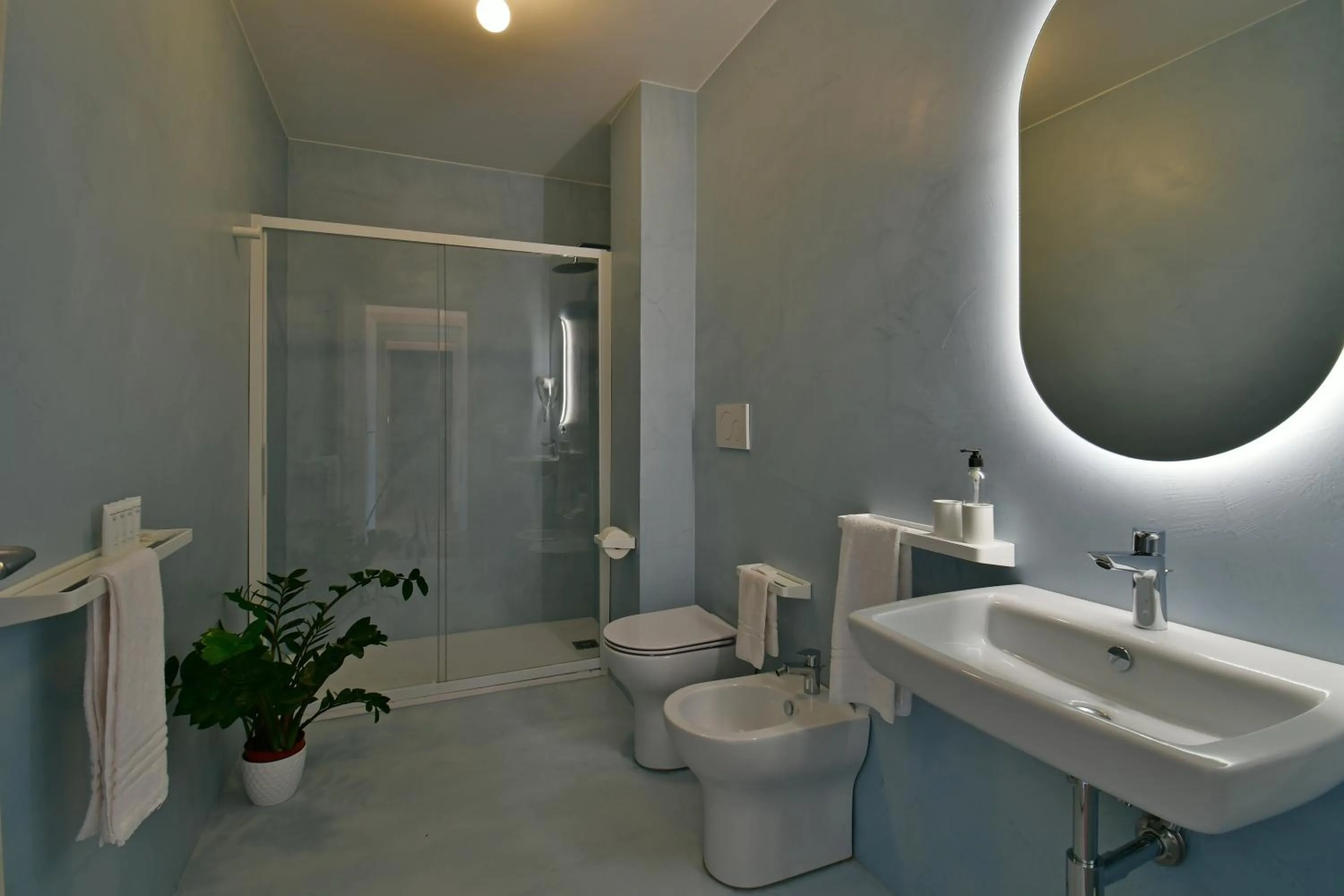 Bathroom in San Anton Hotel