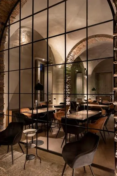 Restaurant/places to eat in San Anton Hotel