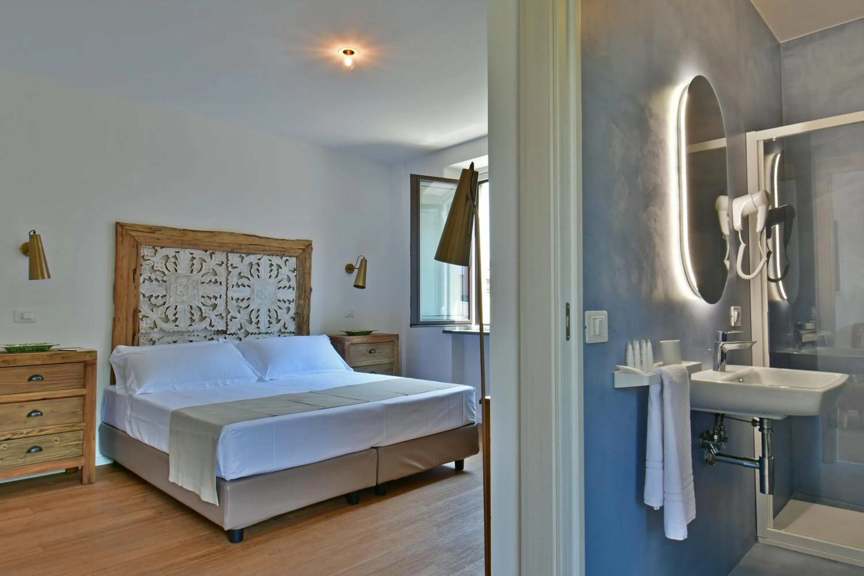 Photo of the whole room, Bed in San Anton Hotel